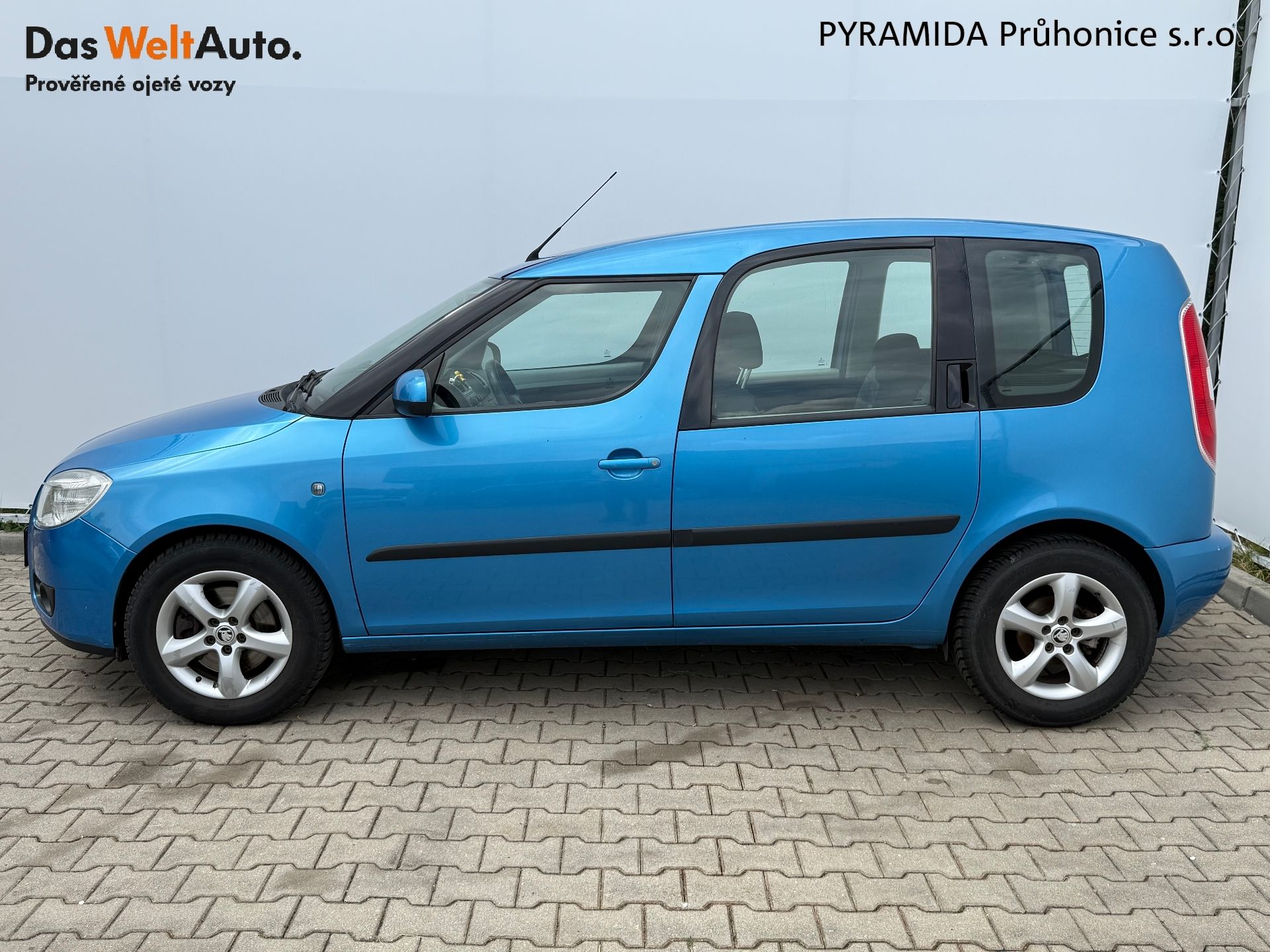 Škoda Roomster, 1.6 16V 77 kW Ambiente - fotka 3