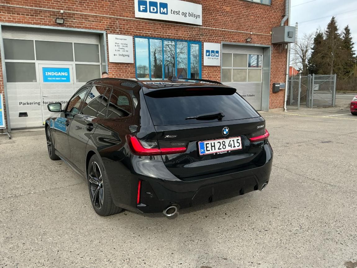 BMW Řada 3, 330i xDrive Touring - fotka 4