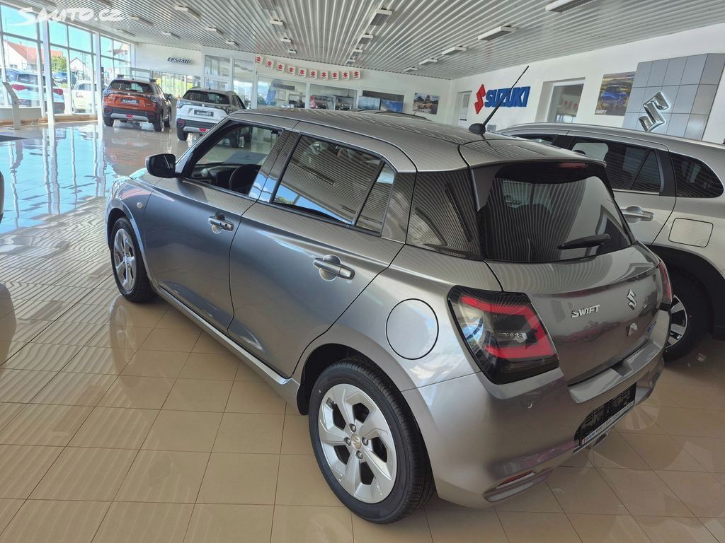 Suzuki Swift, 1,2 Premium automat - fotka 3