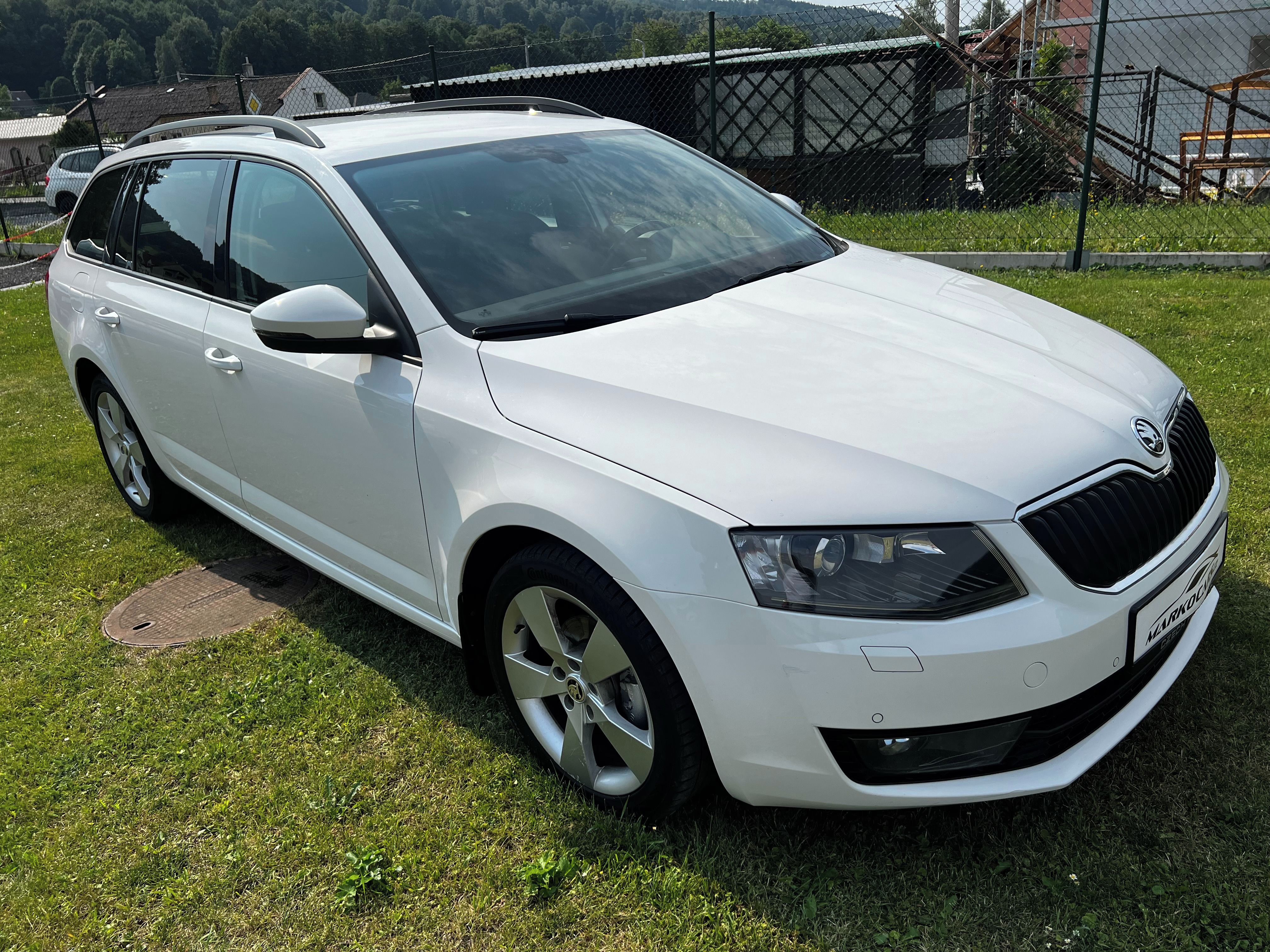 Škoda Octavia, kombi 1.6TDi ELEGANCE - fotka 3