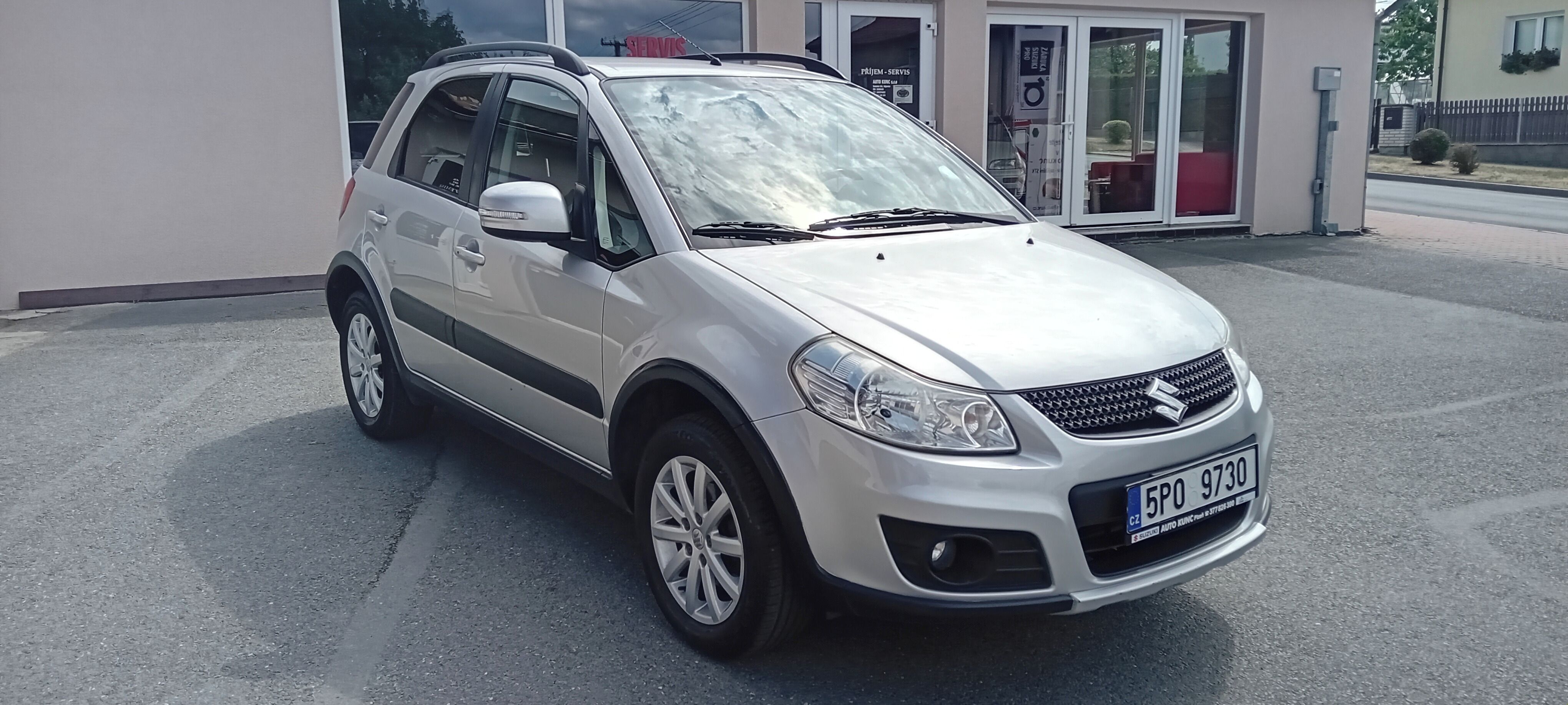 Suzuki SX4, 4x4,AUTKlima,2 sada kol - fotka 5