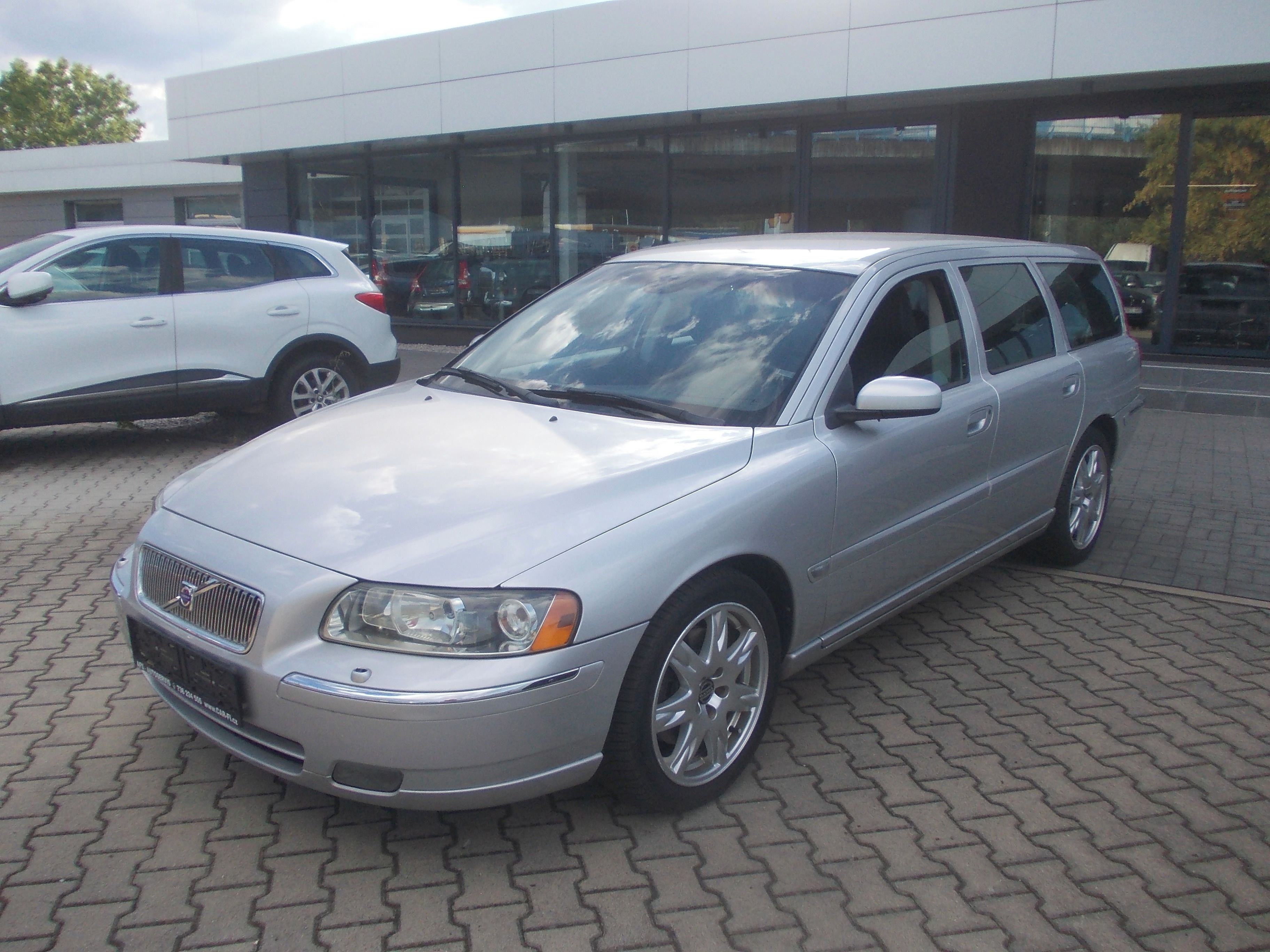 Volvo V70, 2.4D 120KW NOVÉ ROZVODY - fotka 2