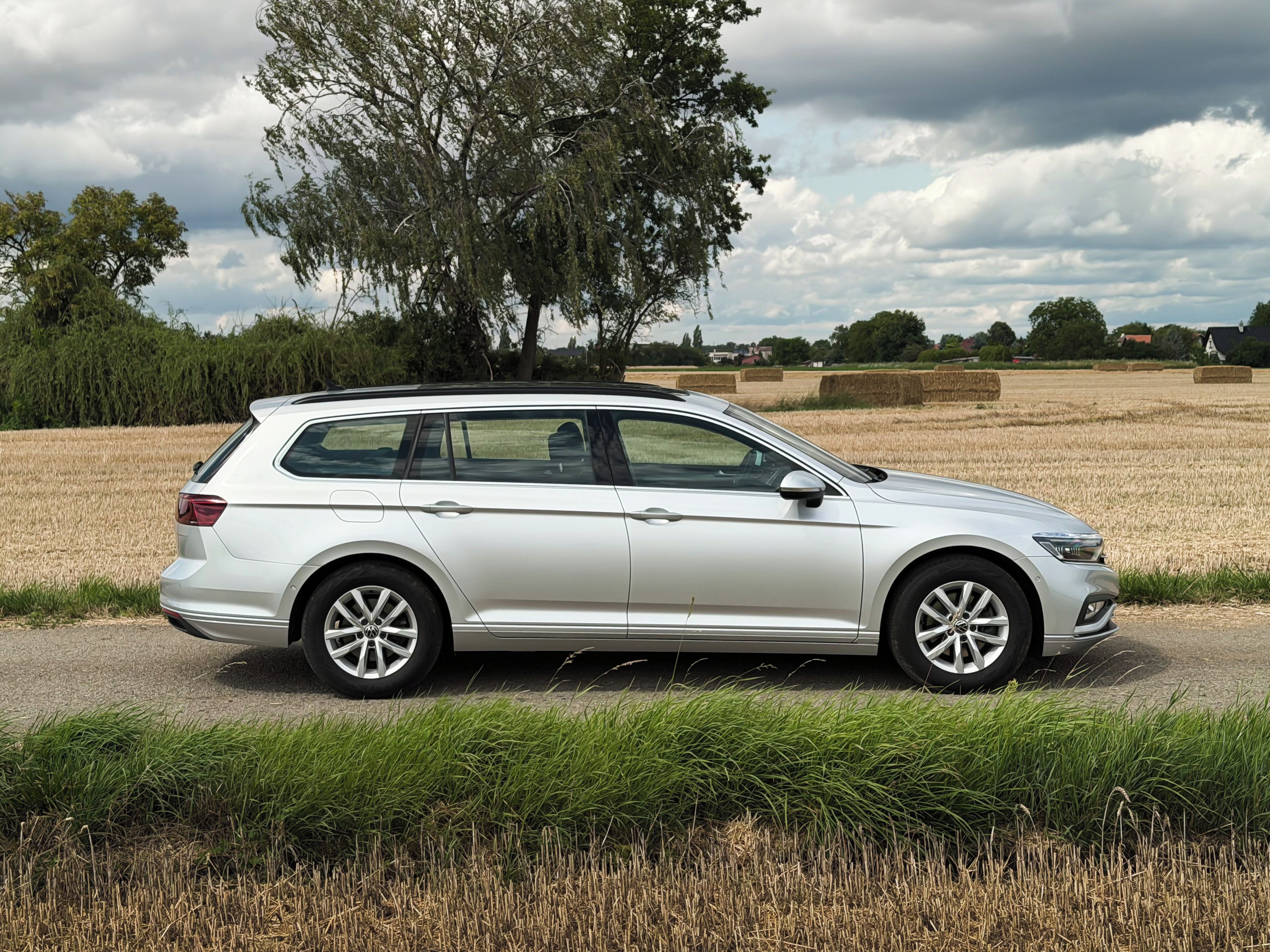Volkswagen Passat Variant, 2.0 TDI Matrix LED, pano tažné - fotka 4