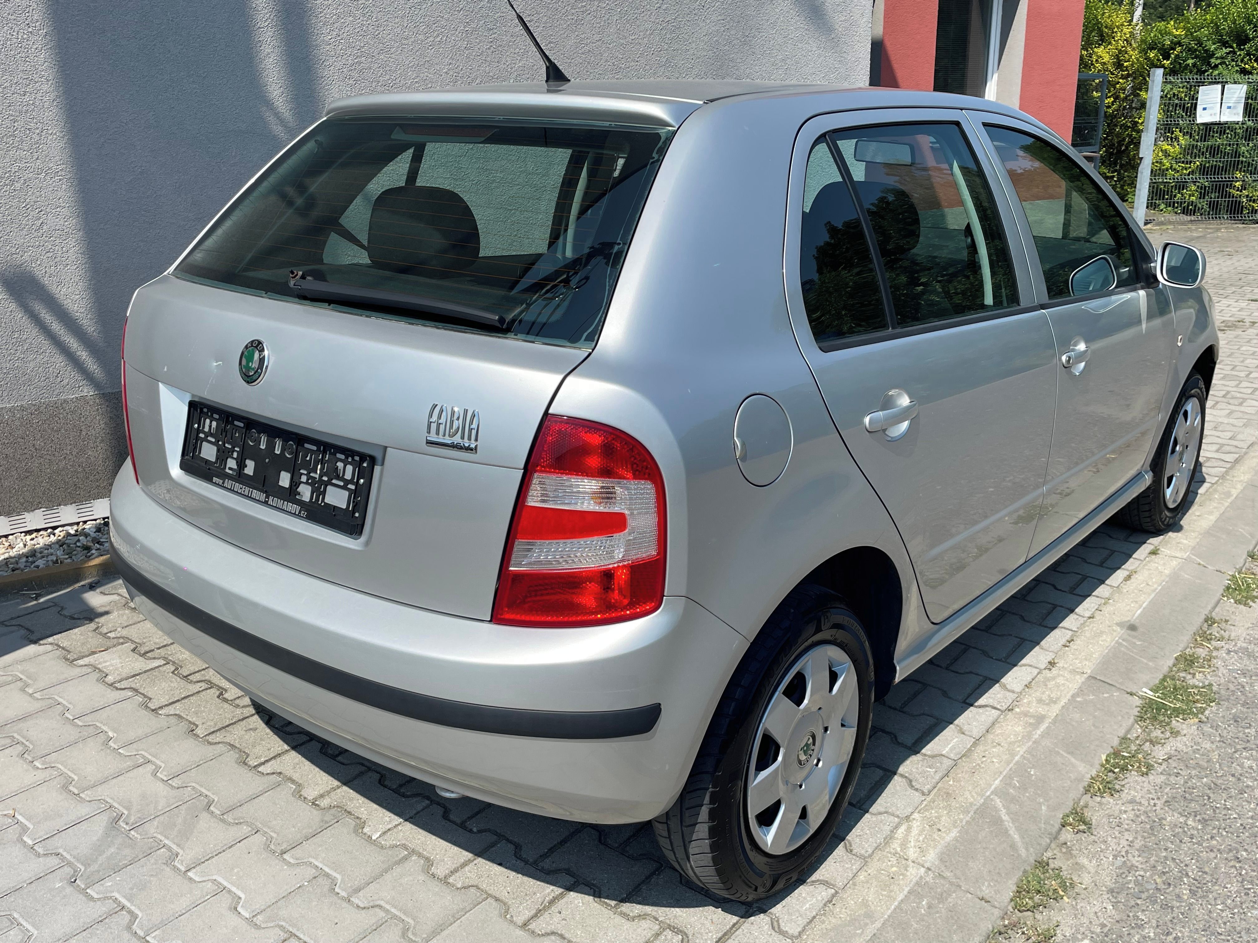 Škoda Fabia, 1.4 16v 55kW Serv.kniha - fotka 5