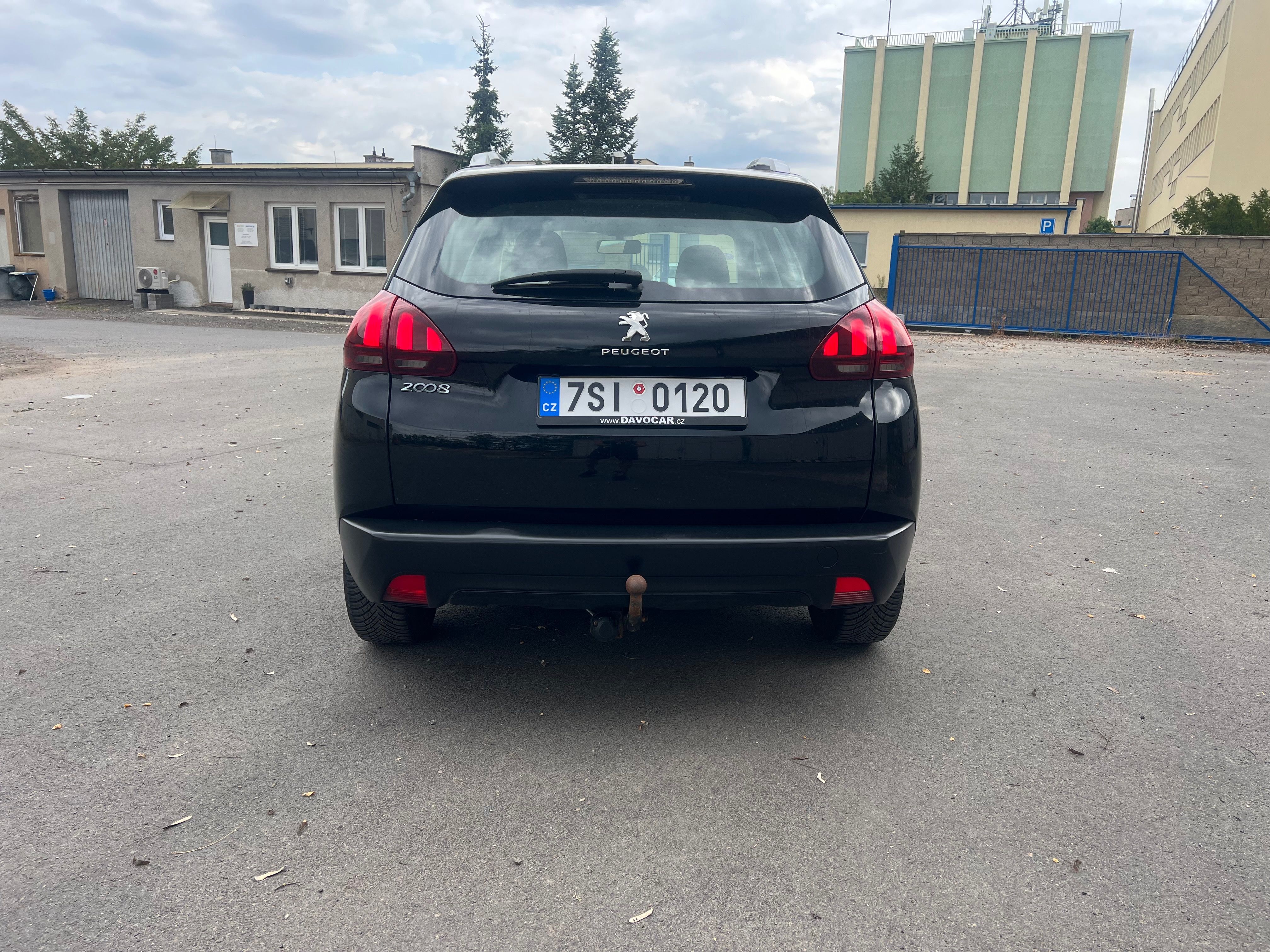 Peugeot 2008, Automat Navi tažné 81 kw - fotka 6