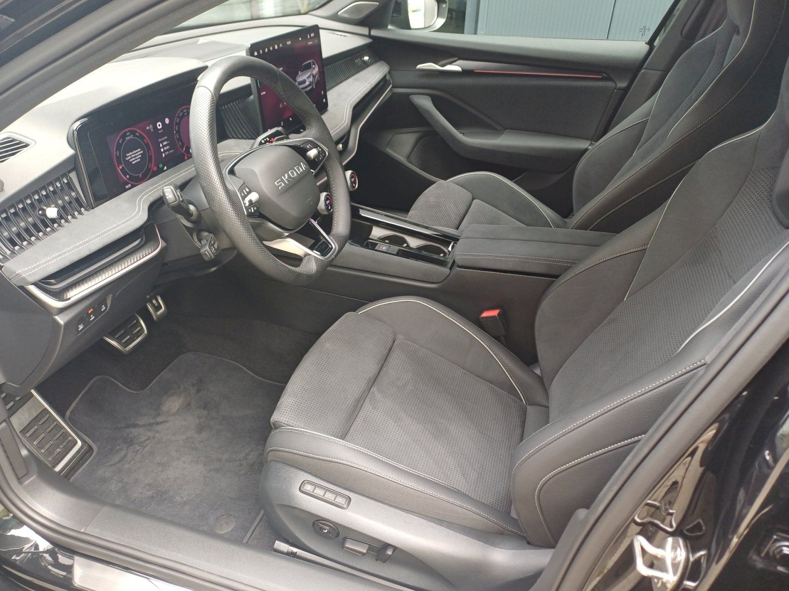 Škoda Superb, Sport Line 4x4 TDI 2.0 / 142 k - fotka 6