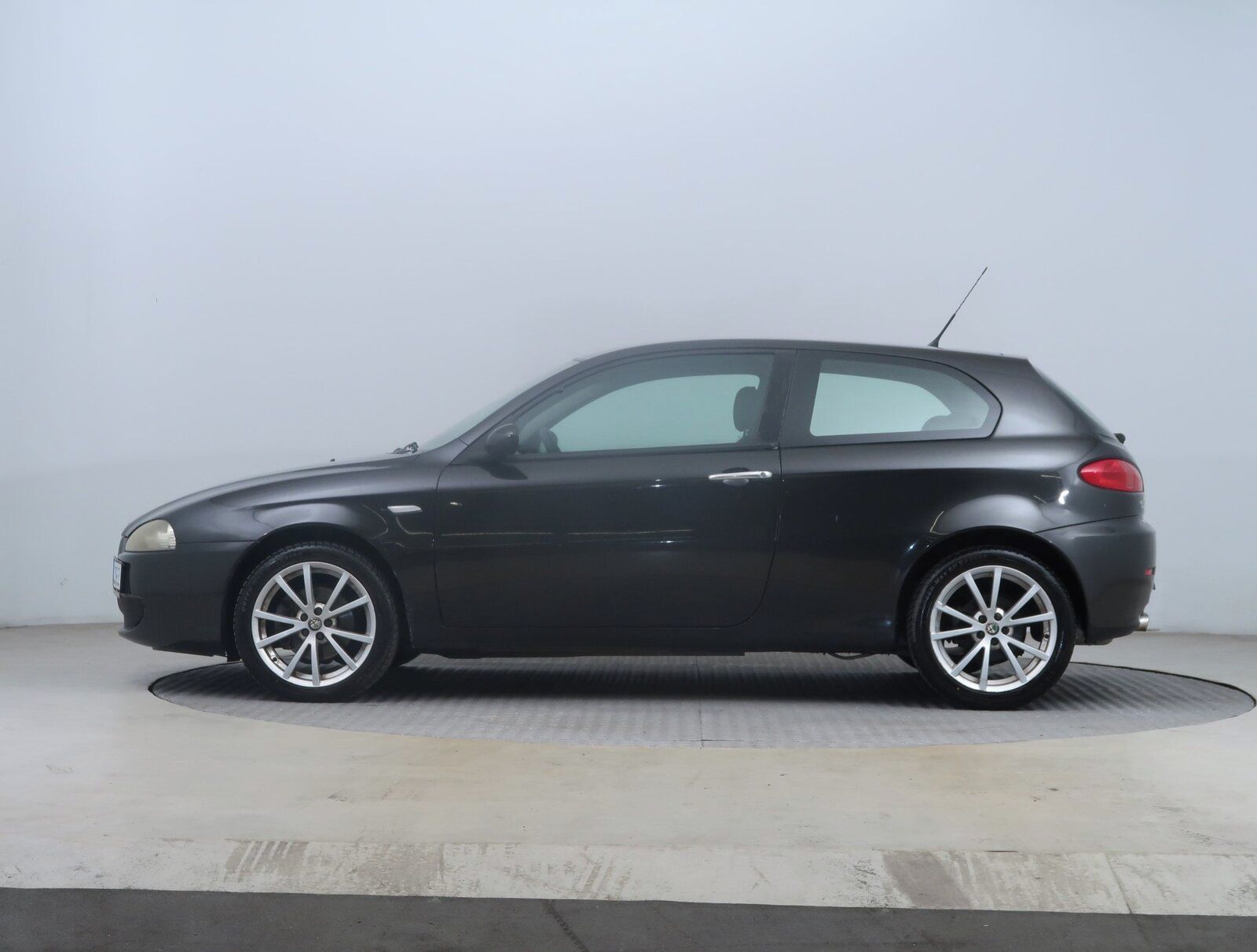 Alfa Romeo 147, 1.6 16V T.SPARK ECO, po STK - fotka 3