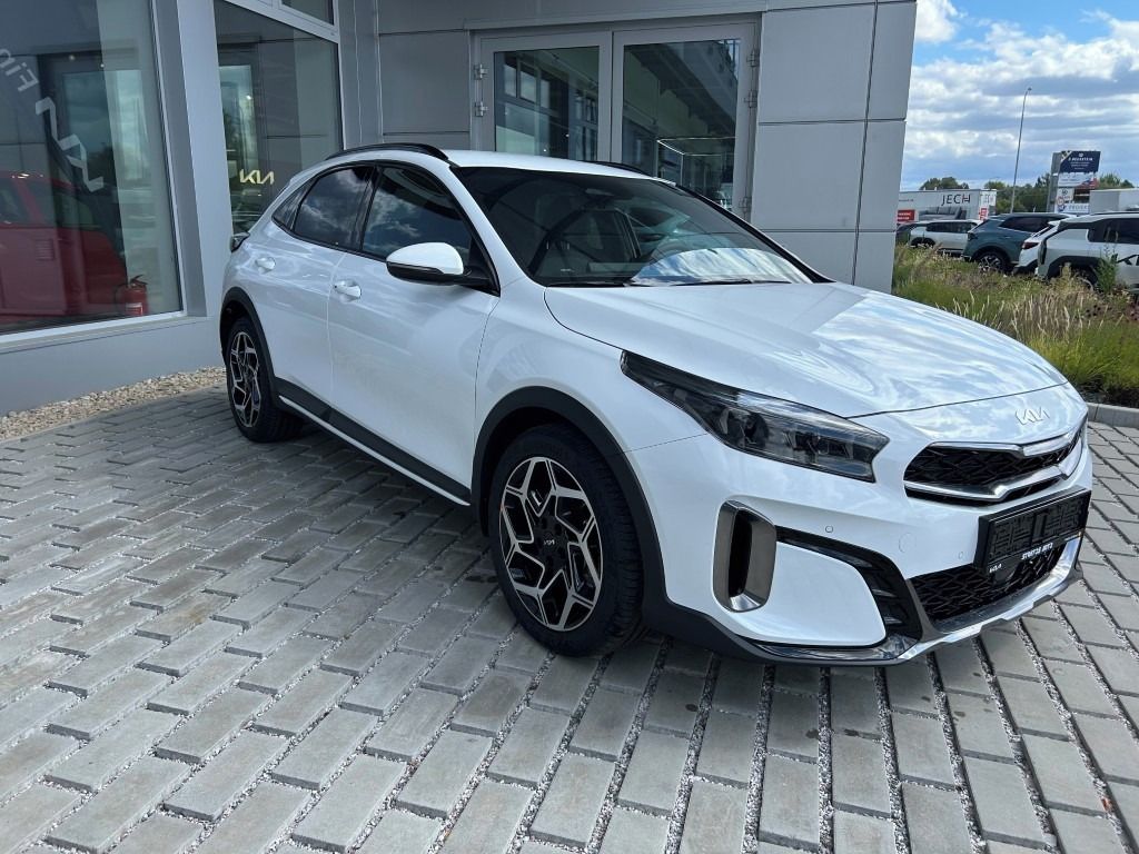 Kia XCee´d, 1,6 T-GDi 7DCT 132kW GT-LINE - fotka 3