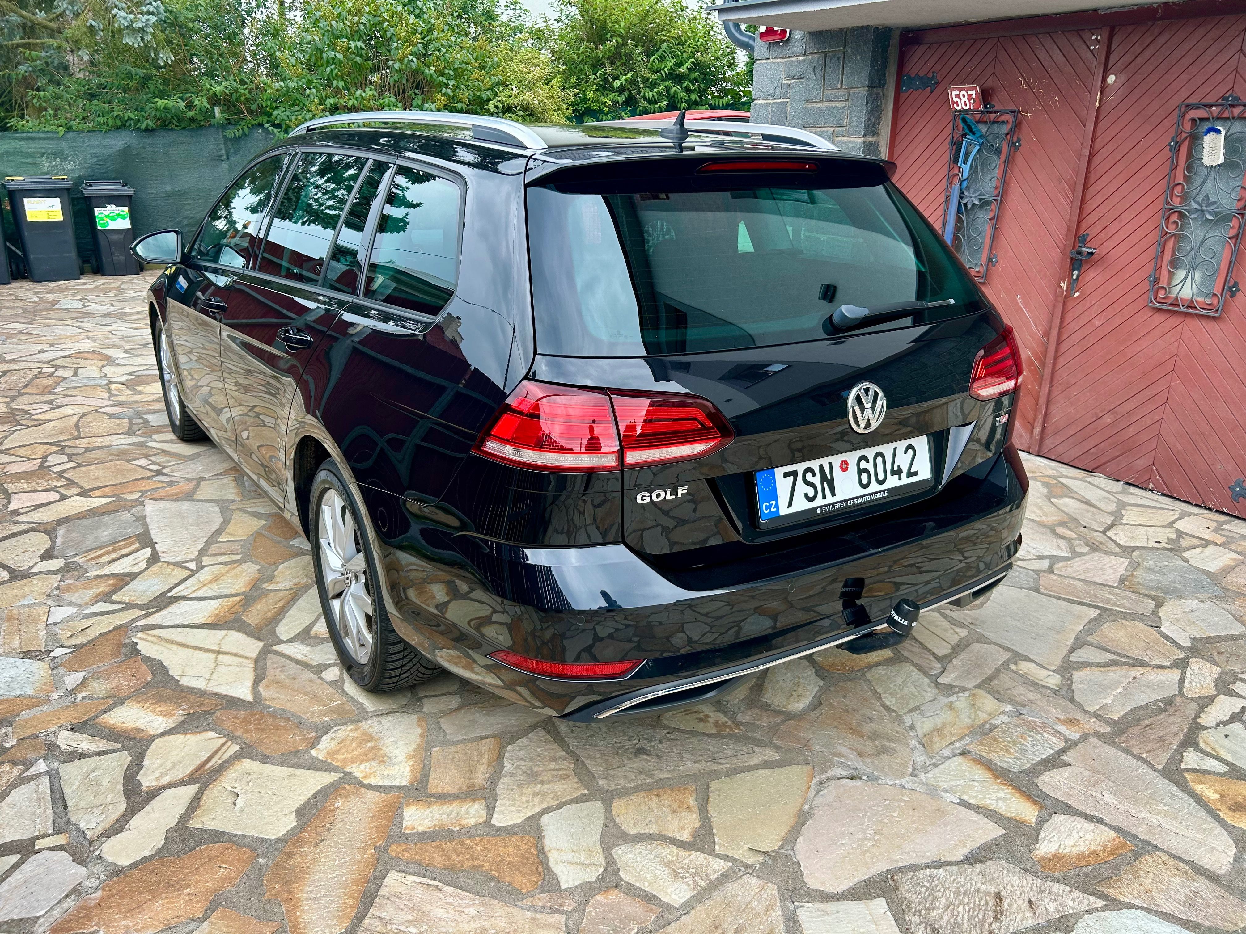 Volkswagen Golf, 1.6 TDI 85KW DSG HIGHLINE LED - fotka 6