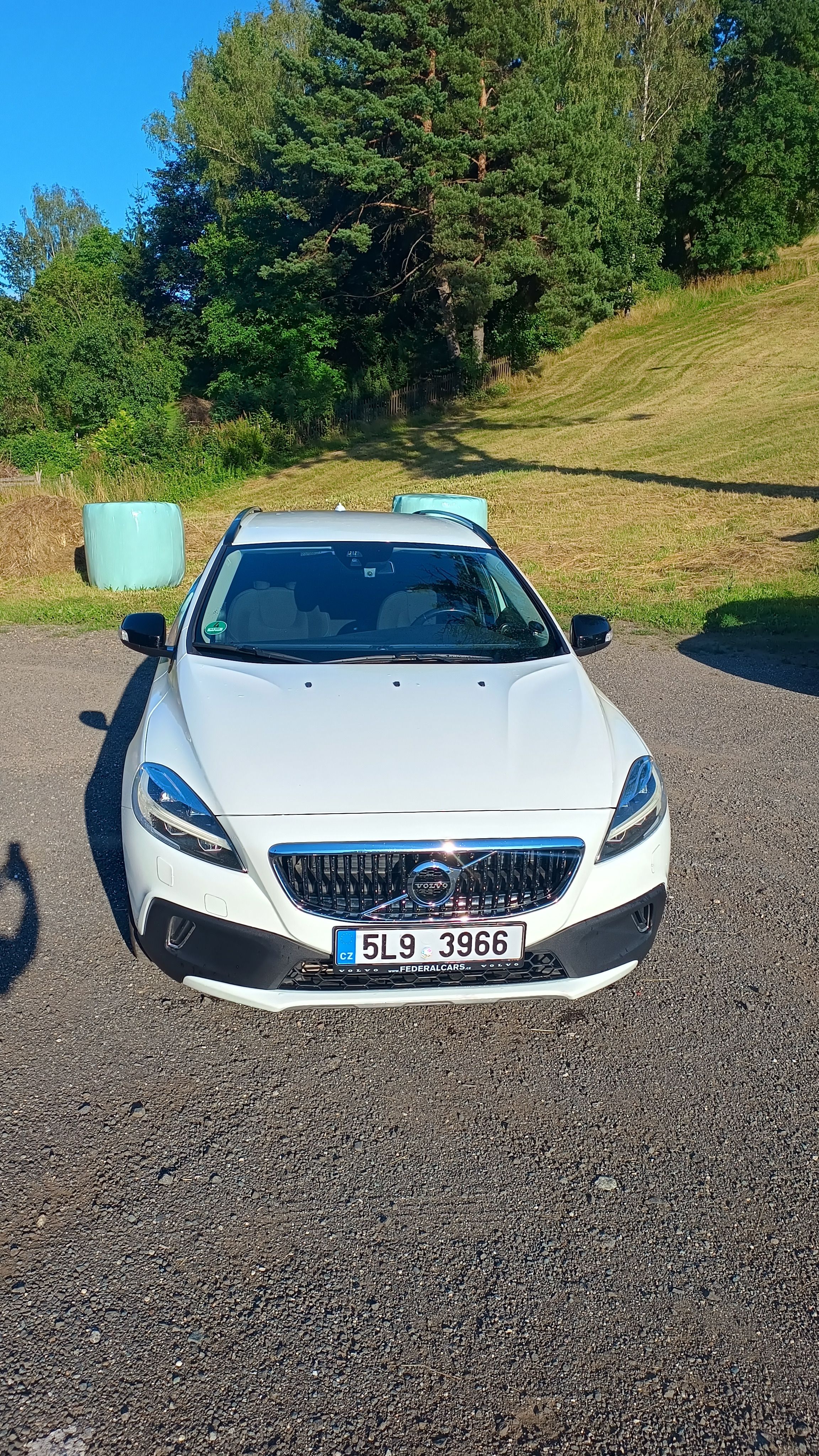 Volvo V40, Cross Country, nez. topení, TZ - fotka 3