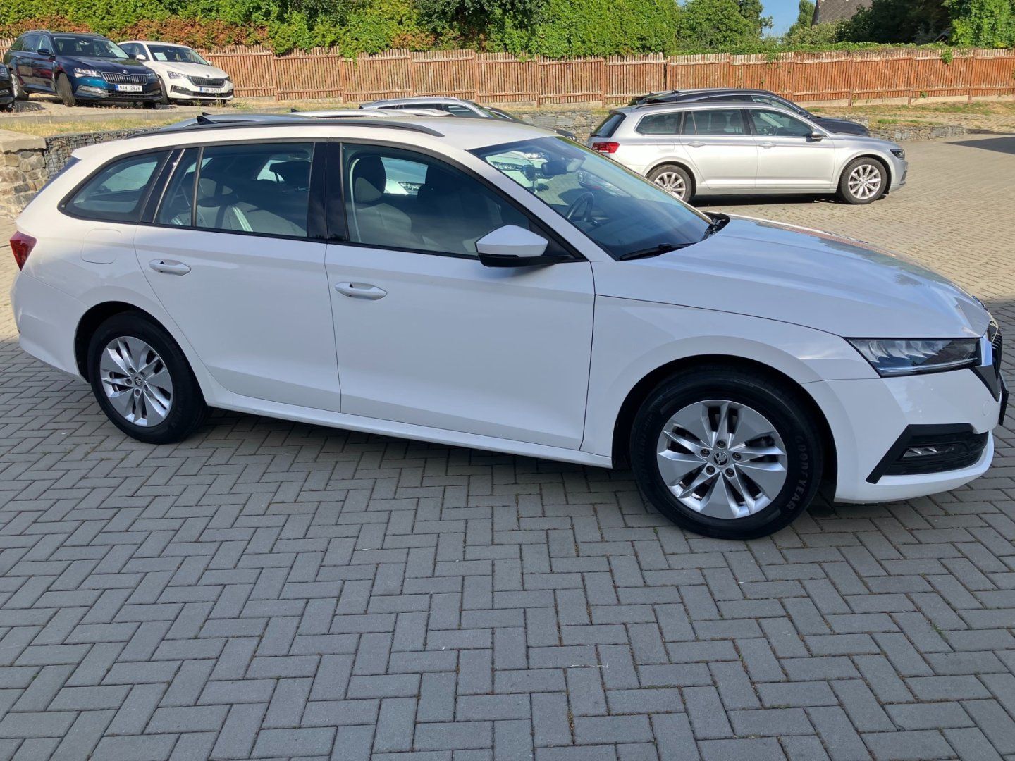 Škoda Octavia, 2.0TDI AMBITION NAJ.53TKM - fotka 3
