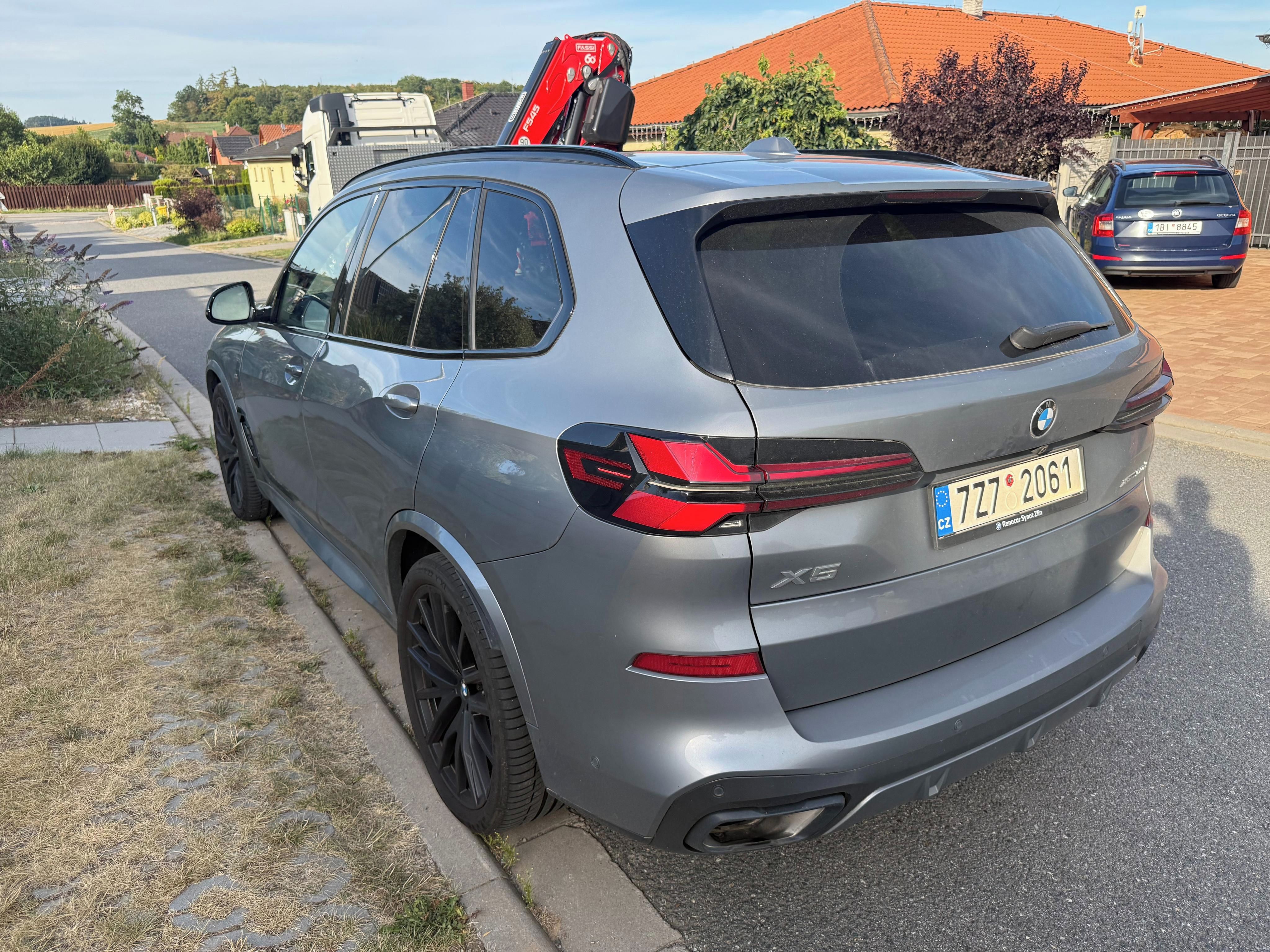 BMW X5, XDrive 30d M-Sport - fotka 5