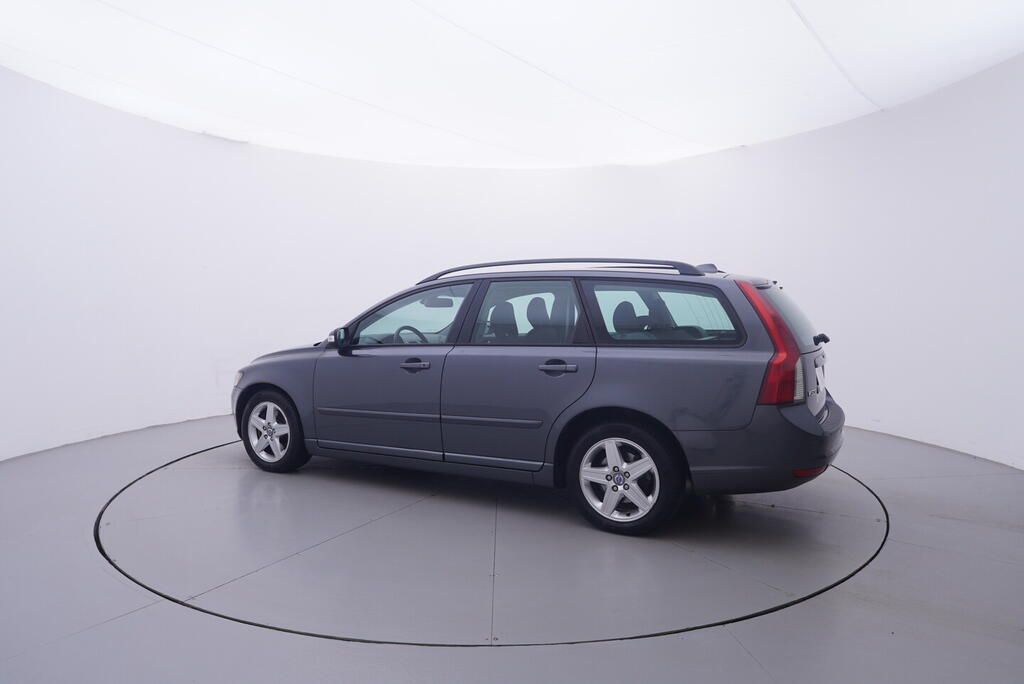 Volvo V50, 2.4 T5 103 kW - fotka 3