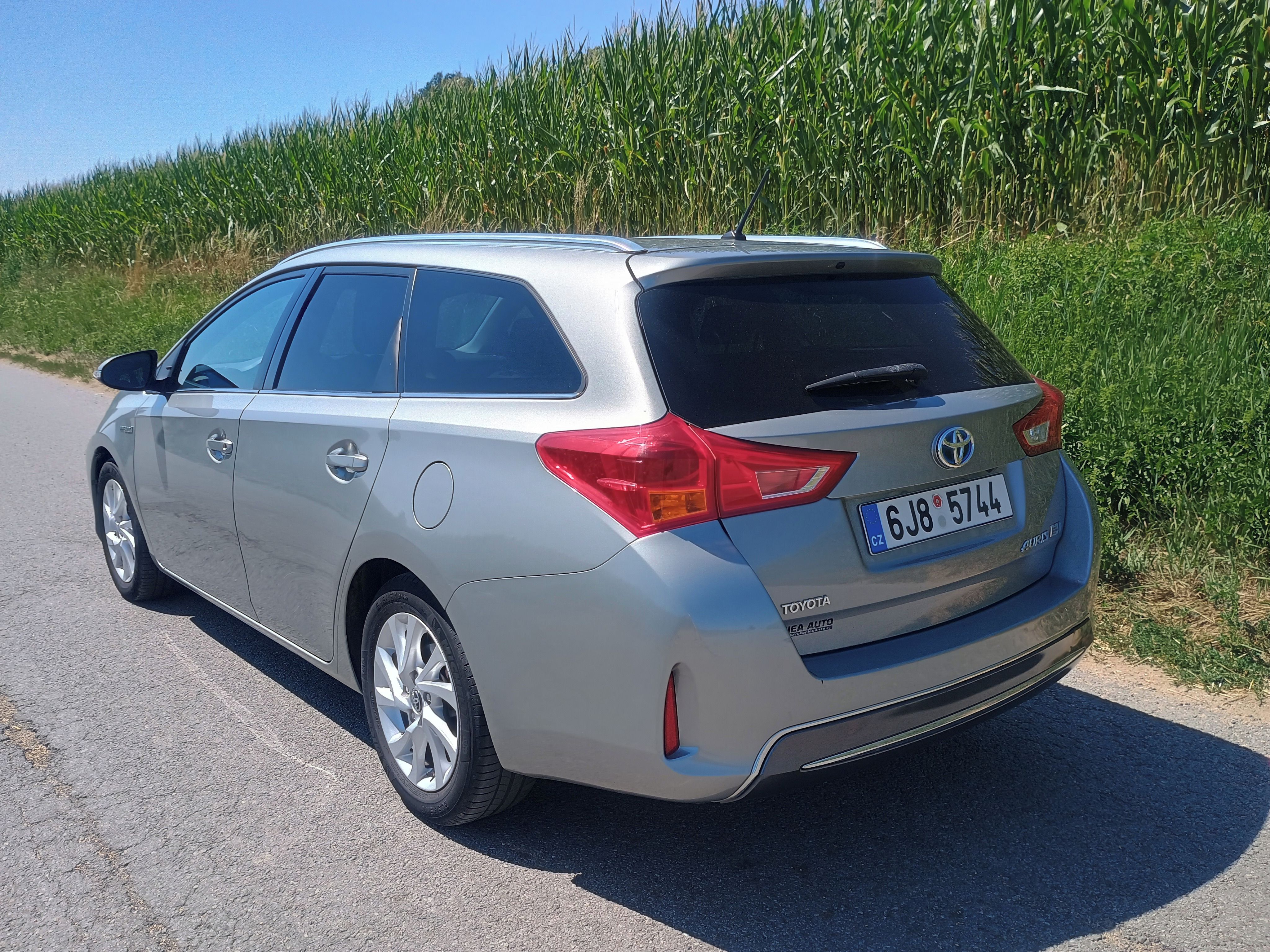 Toyota Auris, 1.8 hybrid - fotka 3
