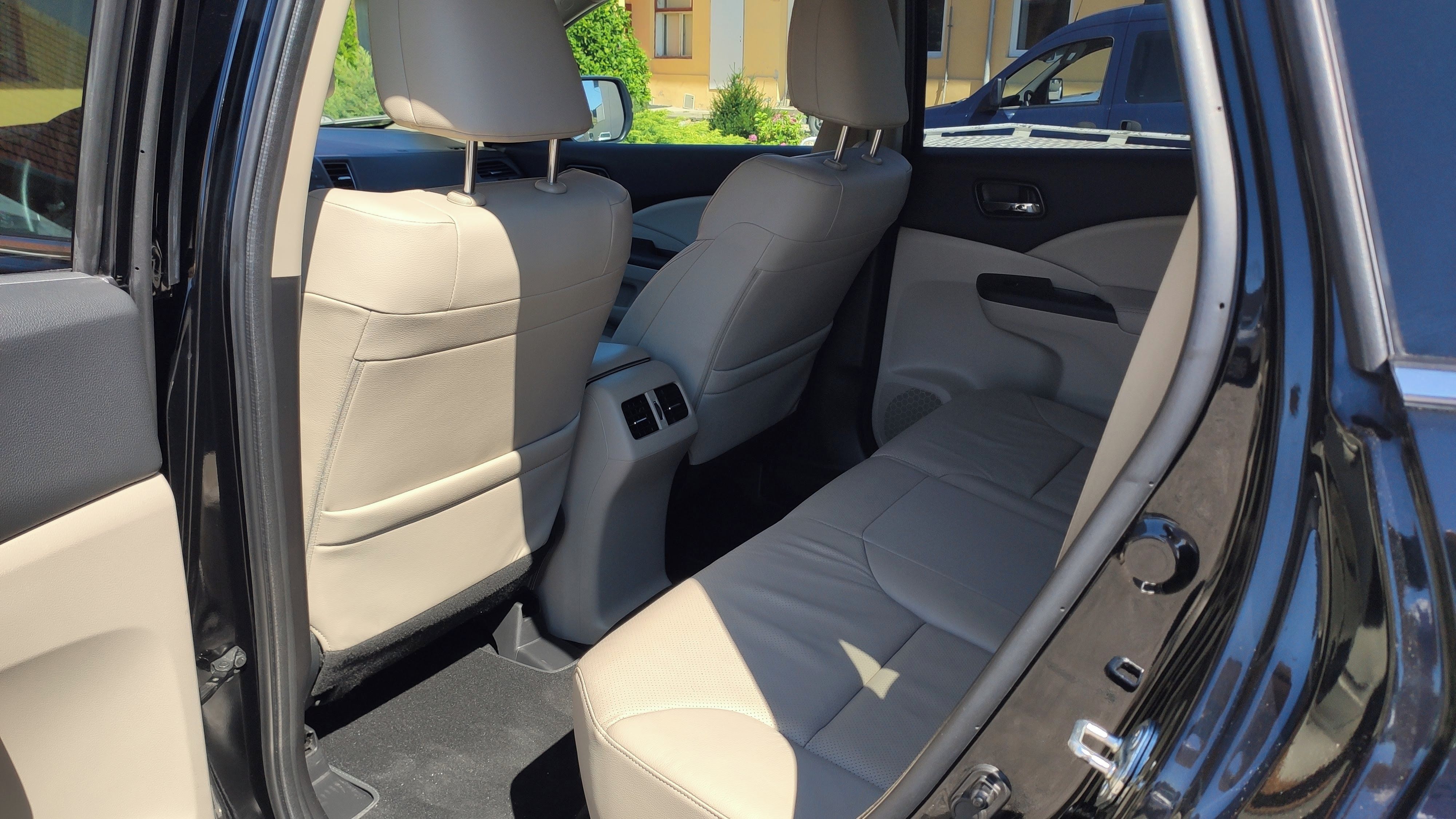 Honda CR-V, Executive nejvyšší výbava - fotka 6