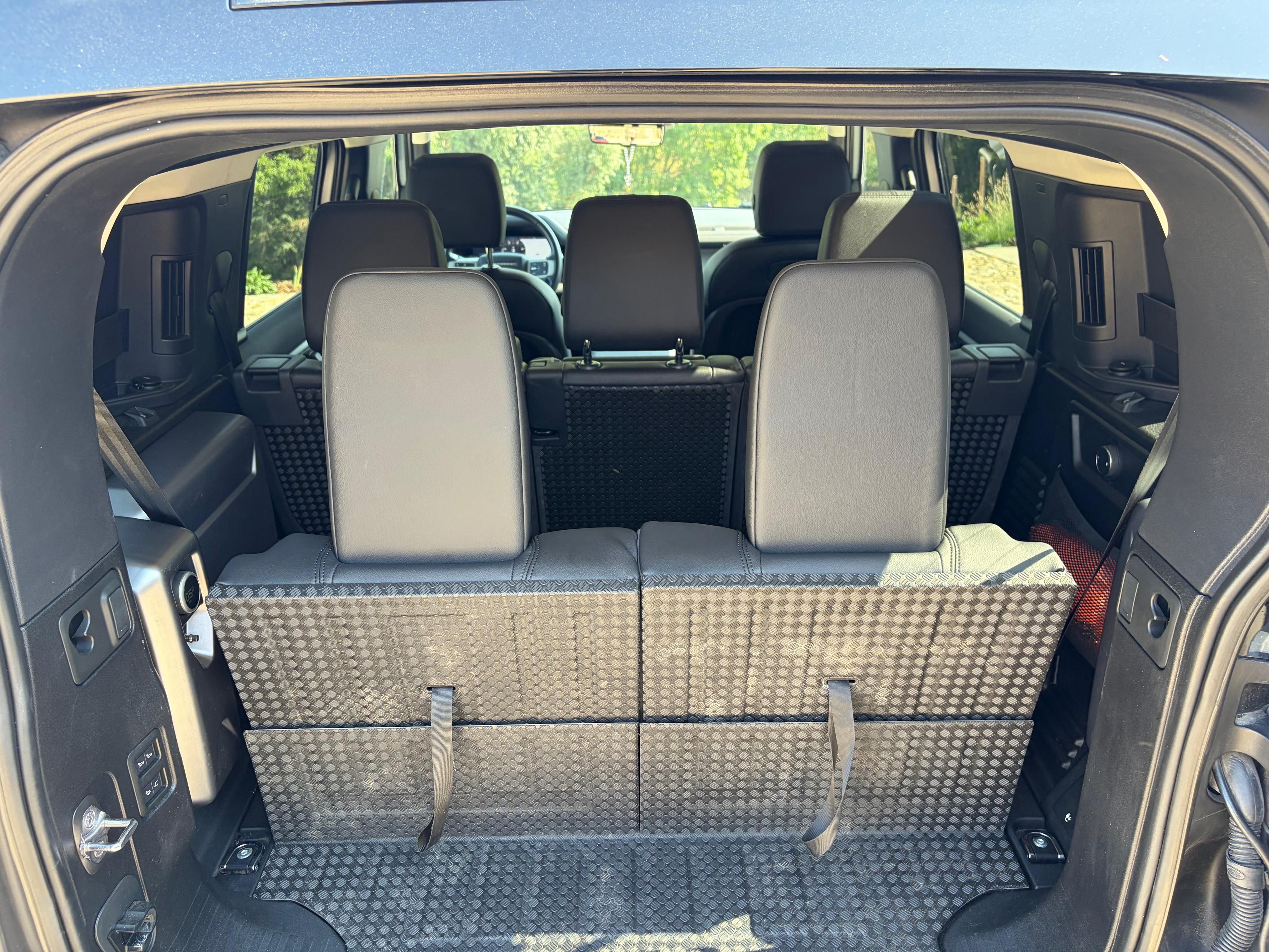 Land Rover Defender, DPH, 110 FirstEdition limitka - fotka 6