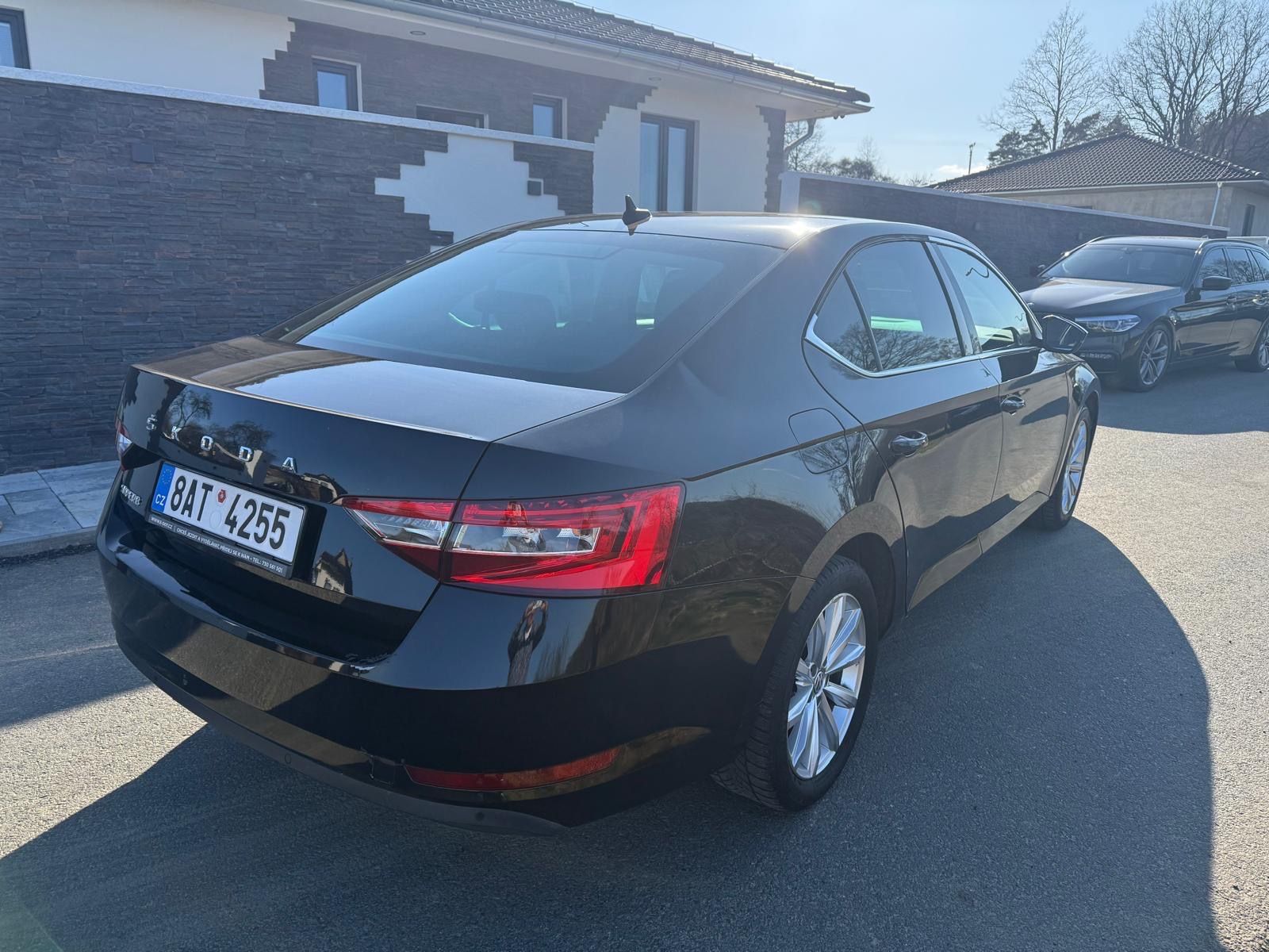 Škoda Superb, 2.0 tdi 110kw - fotka 4
