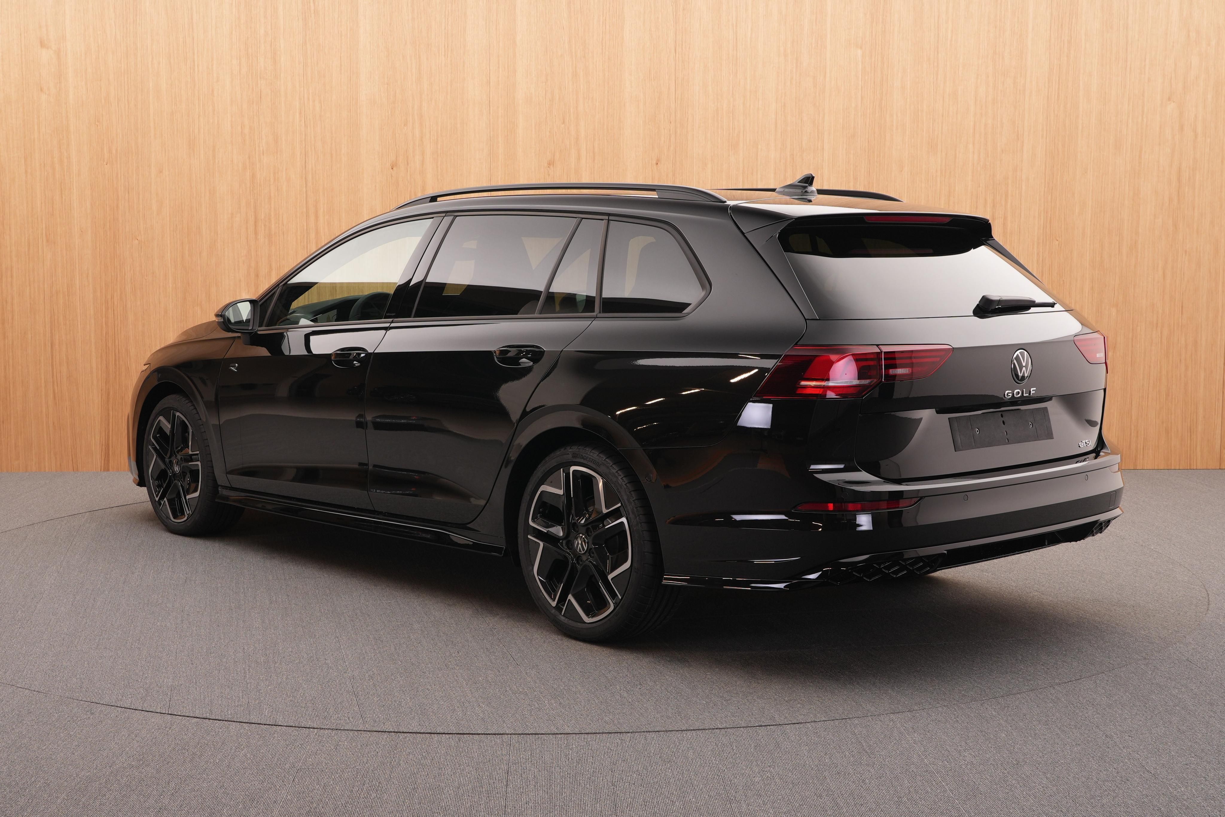 Volkswagen Golf Variant, R-Line Limited 1.5 eTSI mHEV - fotka 3