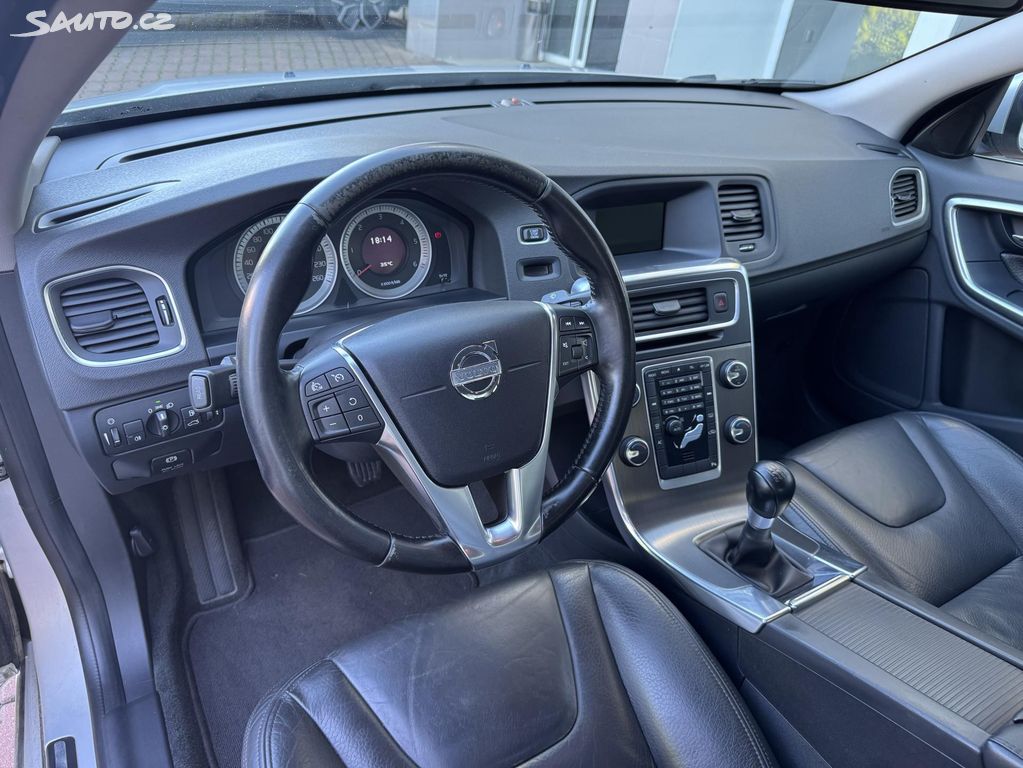Volvo S60 2011 z Czech