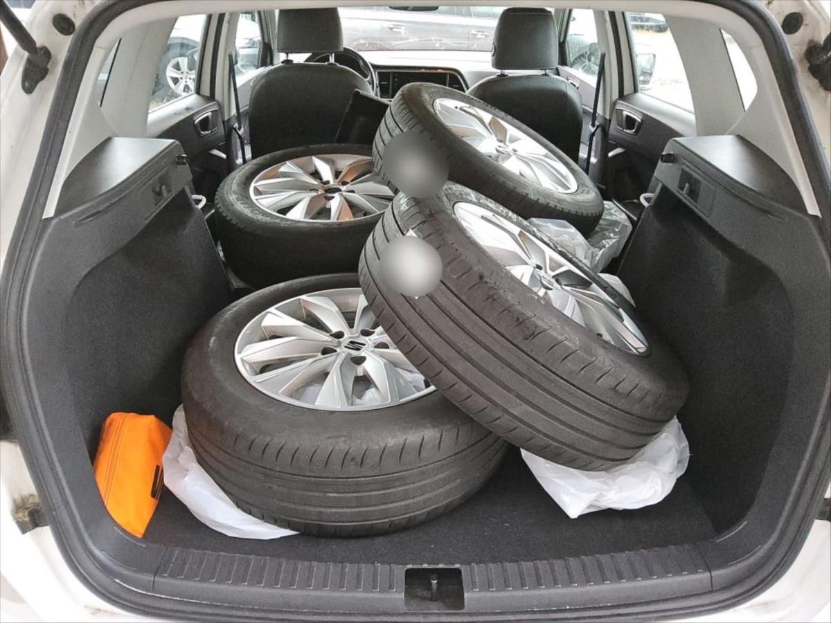 Seat Ateca, 2,0 TDI 4X4 TAŽNÉ KAMERA - fotka 6