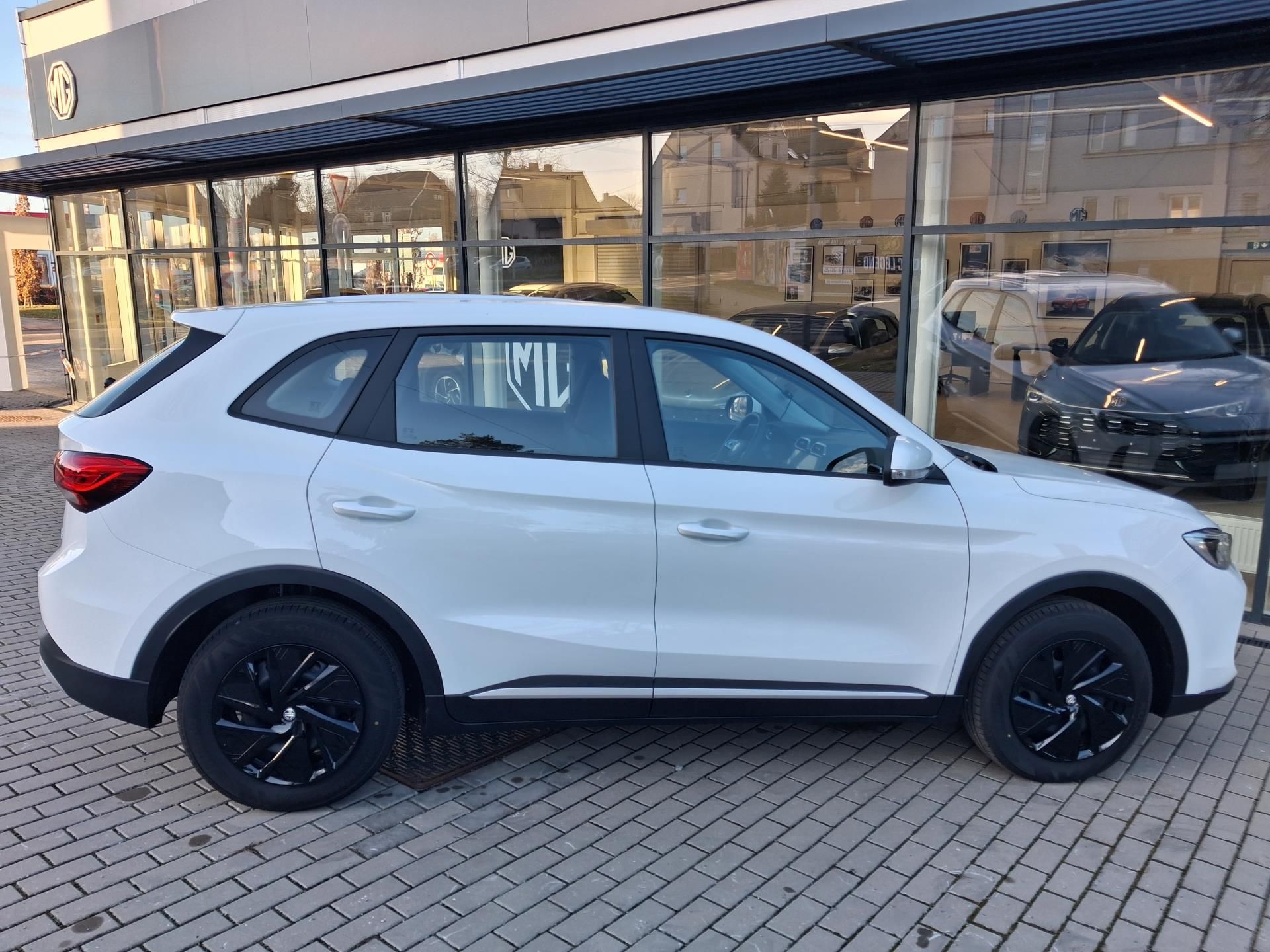 MG ZS, ESSENTIAL Hybrid+ 145kW 4AT - fotka 5