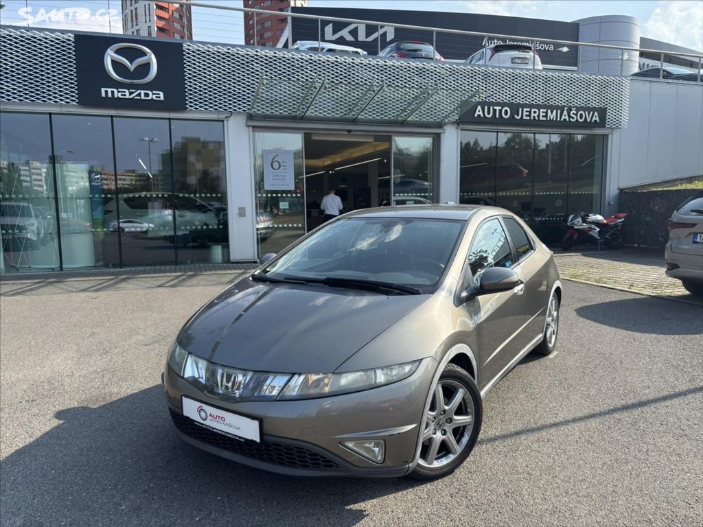 Honda Civic, 1,8 V-Tec 103kW 1.ČR SERVISKA