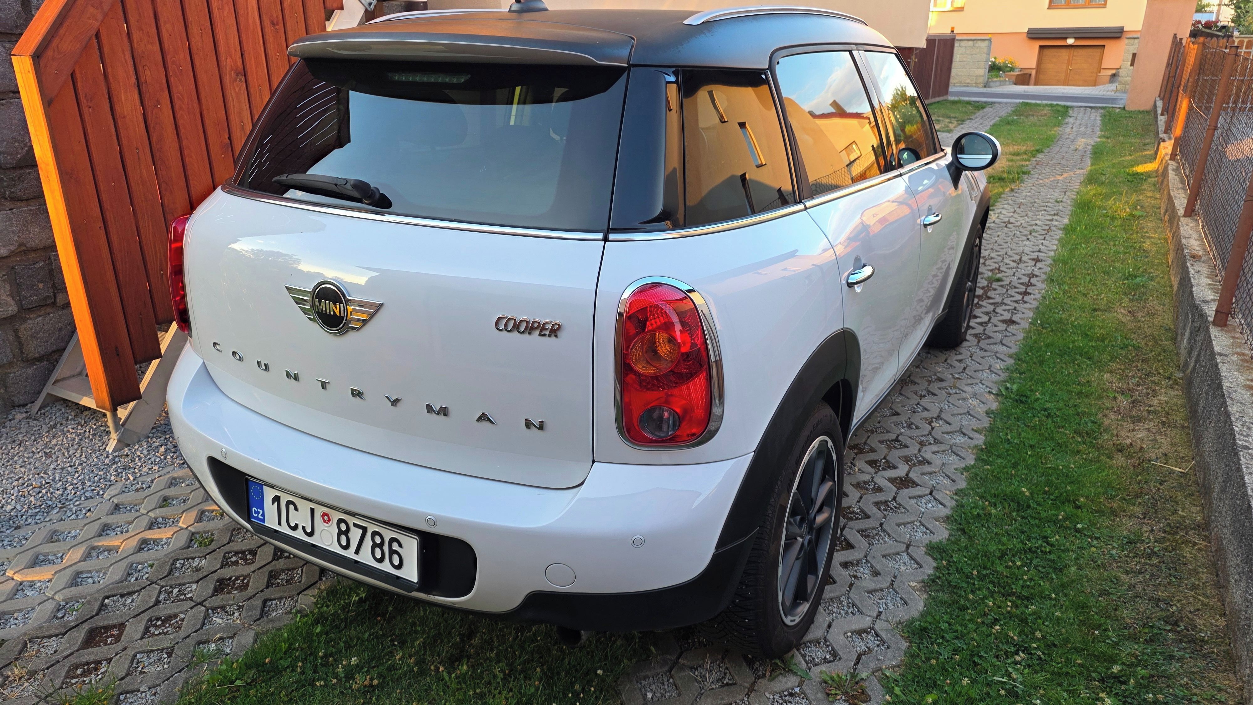 Mini Cooper, Mini r60 1.6i 90kw coutryman - fotka 3