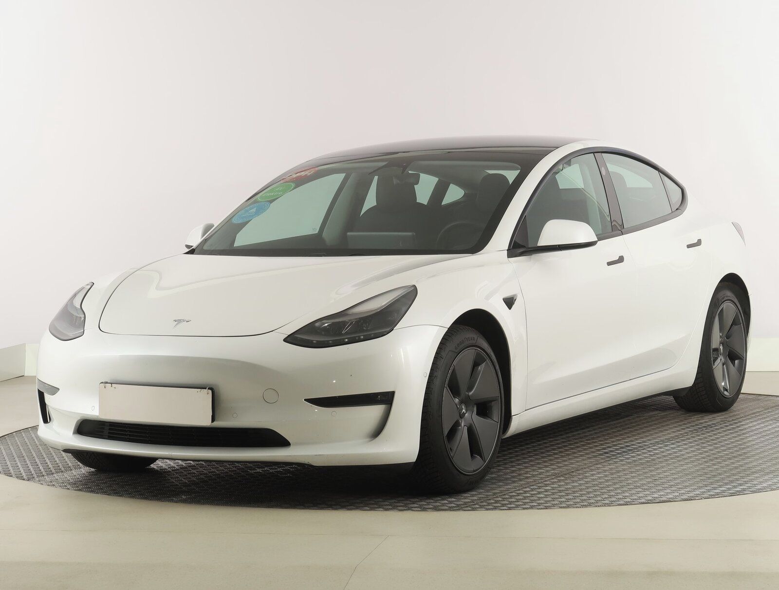 Tesla Model 3, Long Range 4WD 79kWh, SoH 81% - fotka 2