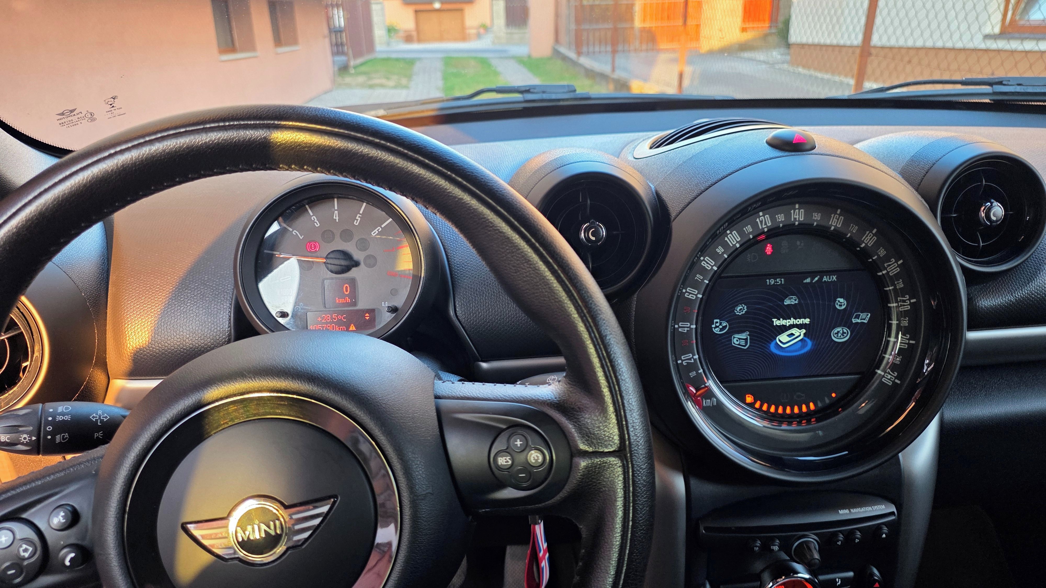 Mini Cooper, Mini r60 1.6i 90kw coutryman - fotka 4