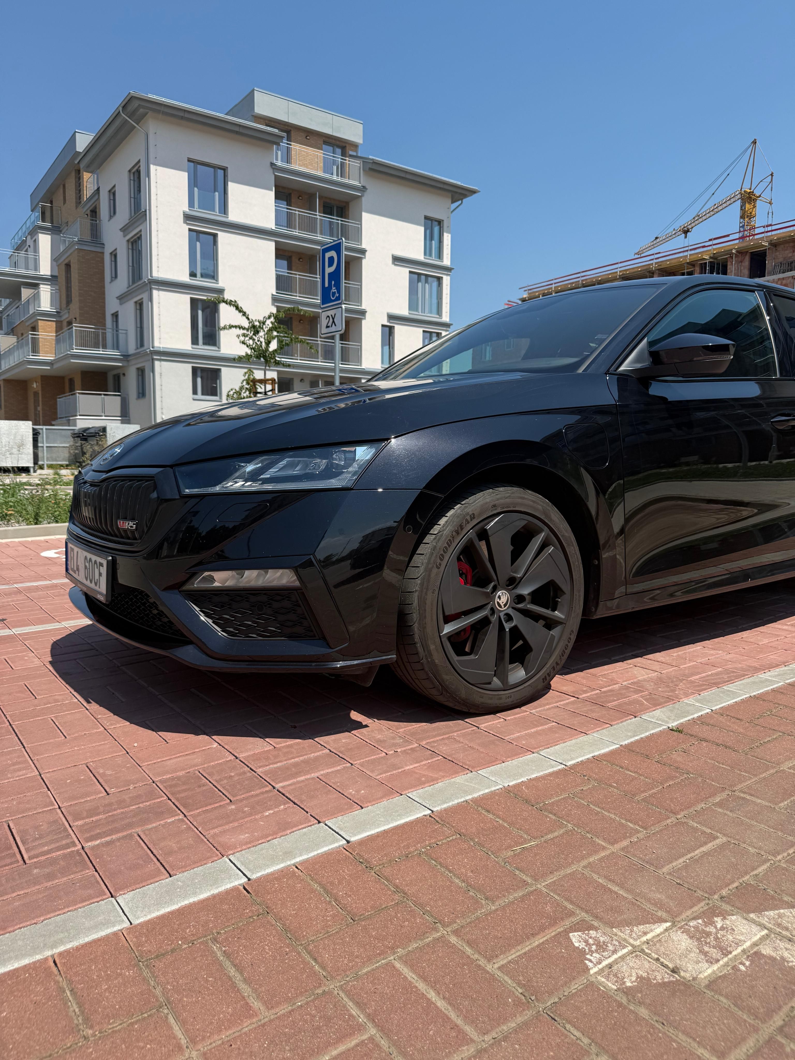 Škoda Octavia, RS iV 180 kW - fotka 2