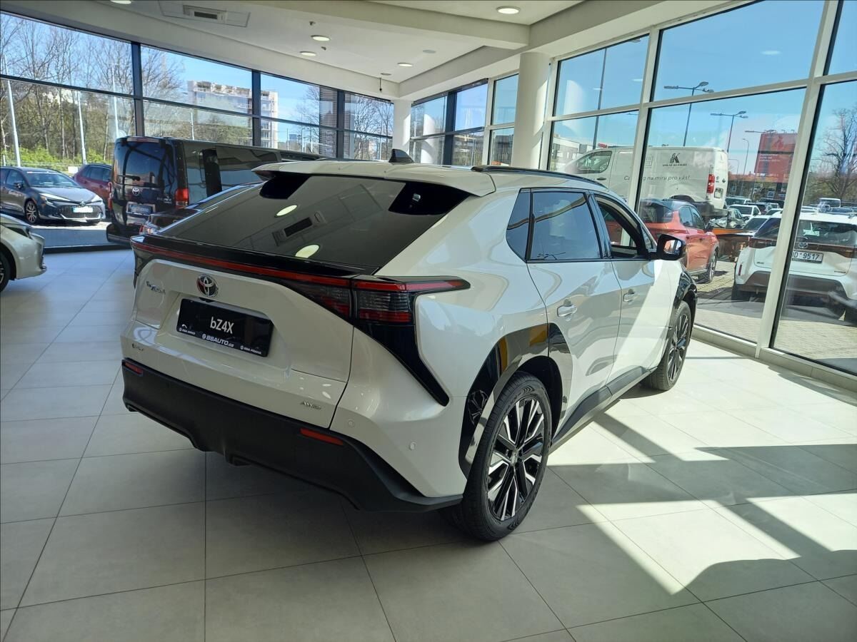 Toyota bZ4X, Executive - fotka 4