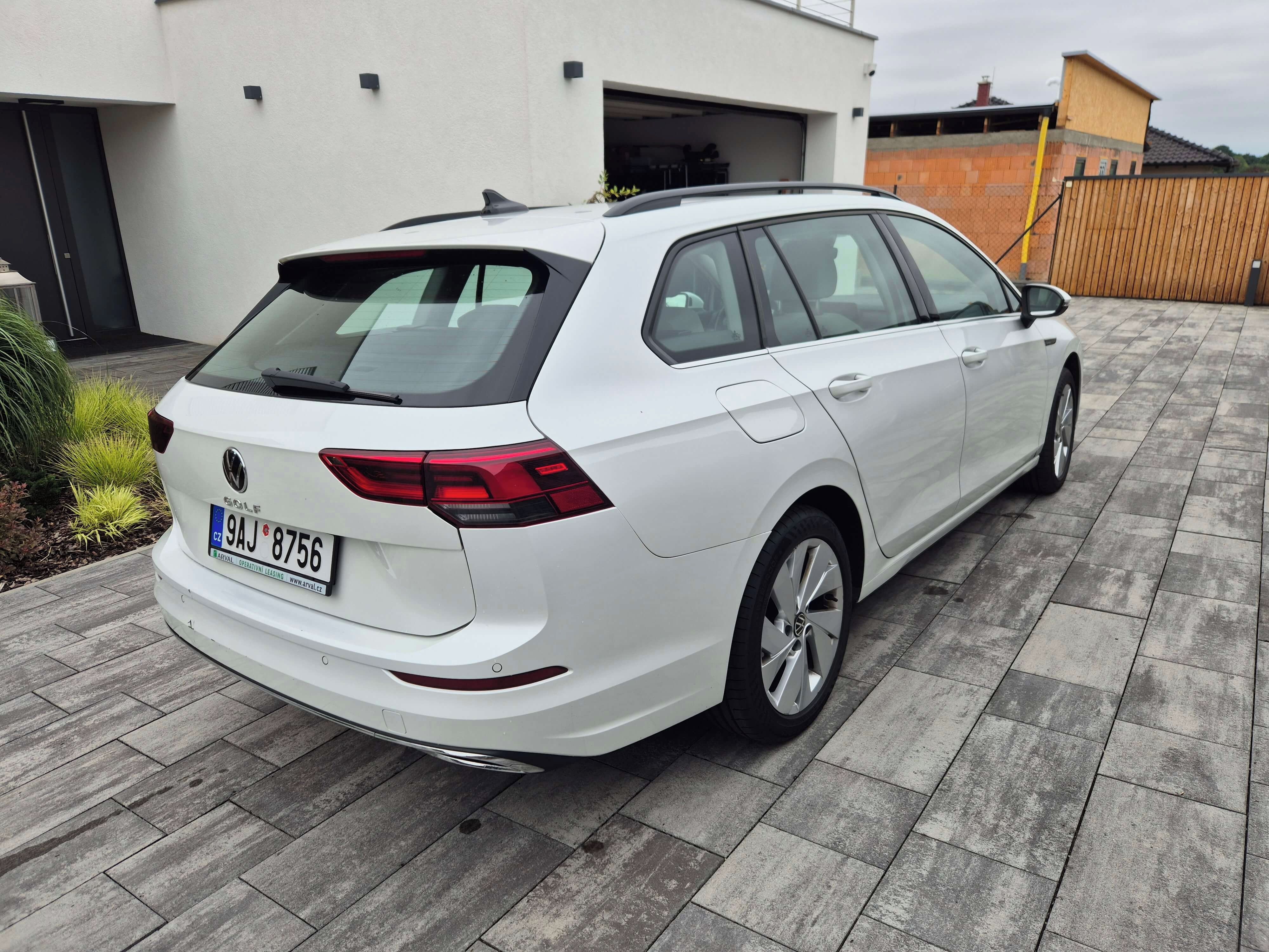 Volkswagen Golf, 2.0TDI 110kw DSG, STYLE, ČR - fotka 3