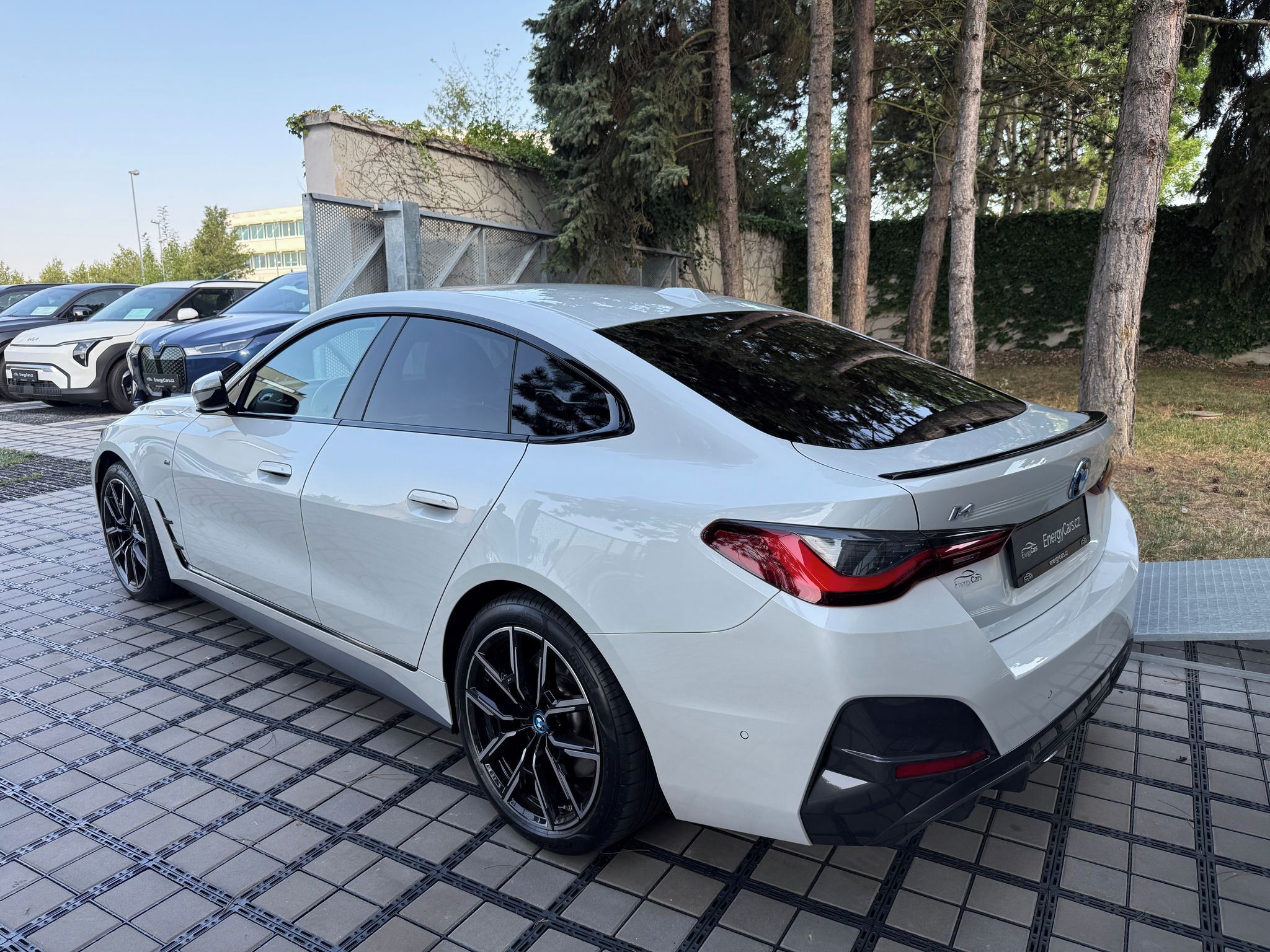 BMW i4, eDrive 40 LASER H&K HUD Mpaket - fotka 4