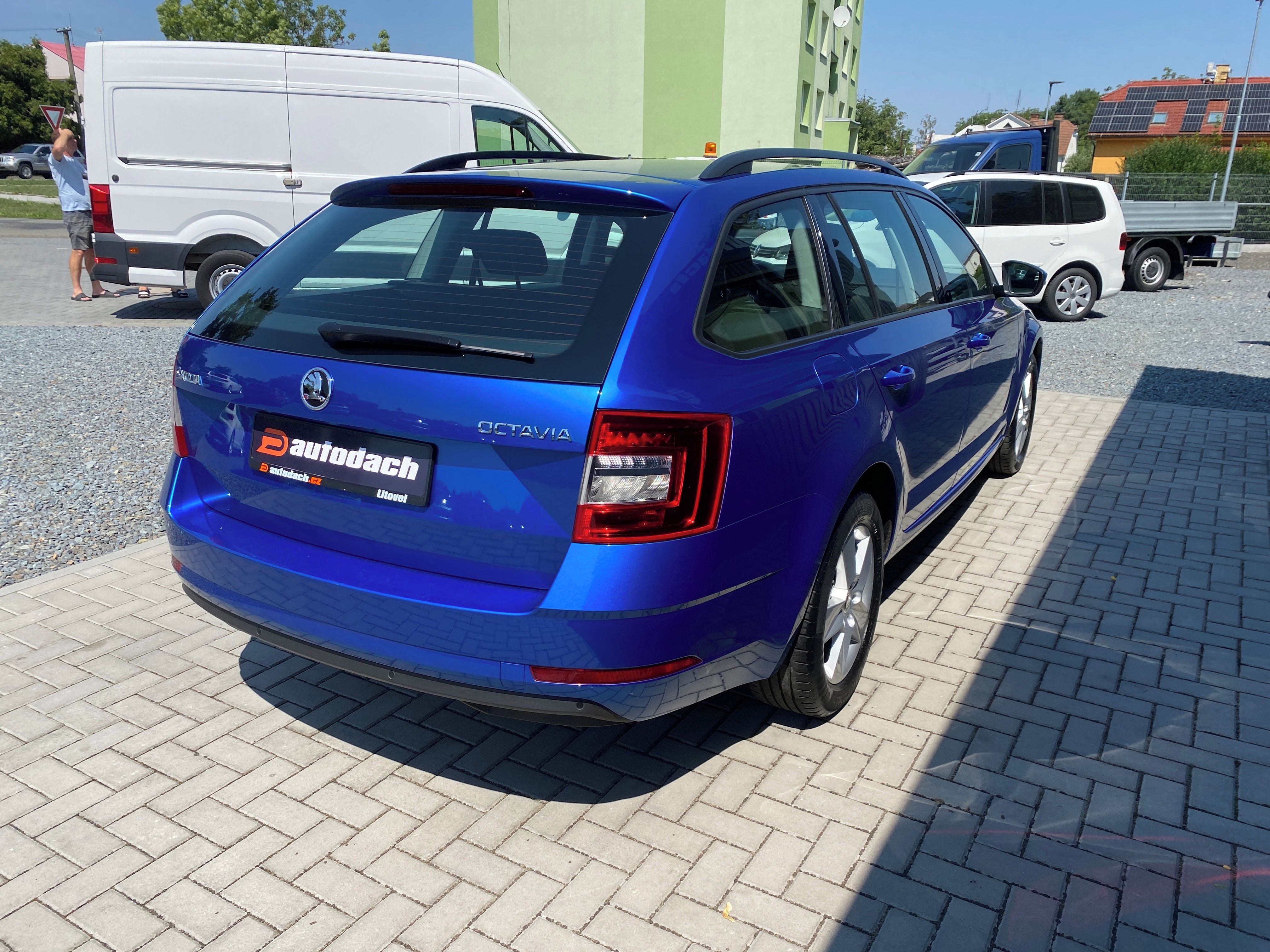 Škoda Octavia, 1.4 TSI 110kW -1xMAJ.- ALU-PDC - fotka 5