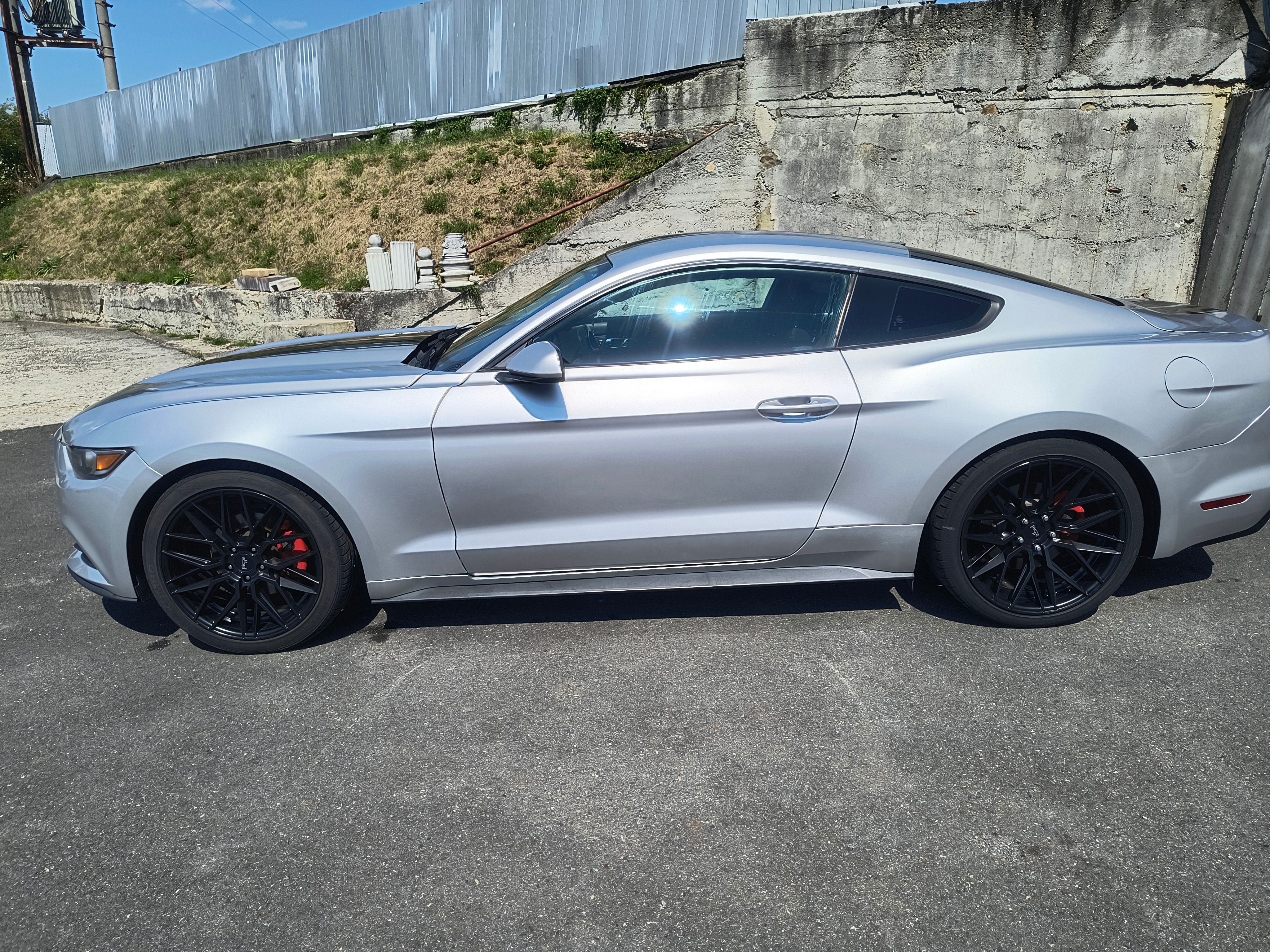 Ford Mustang, 3.7 V6 225KW/AUTOMAT - fotka 5