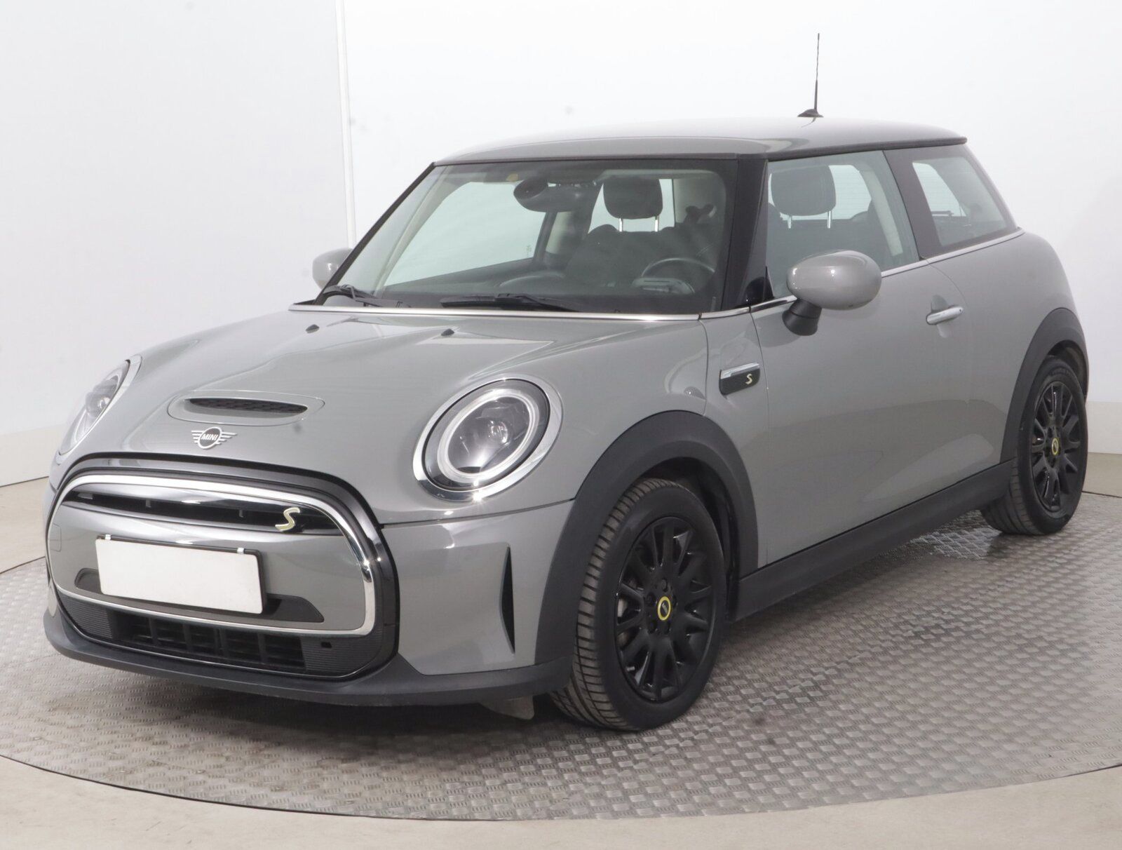Mini, Cooper SE 32 kWh, SoH 97% - fotka 2