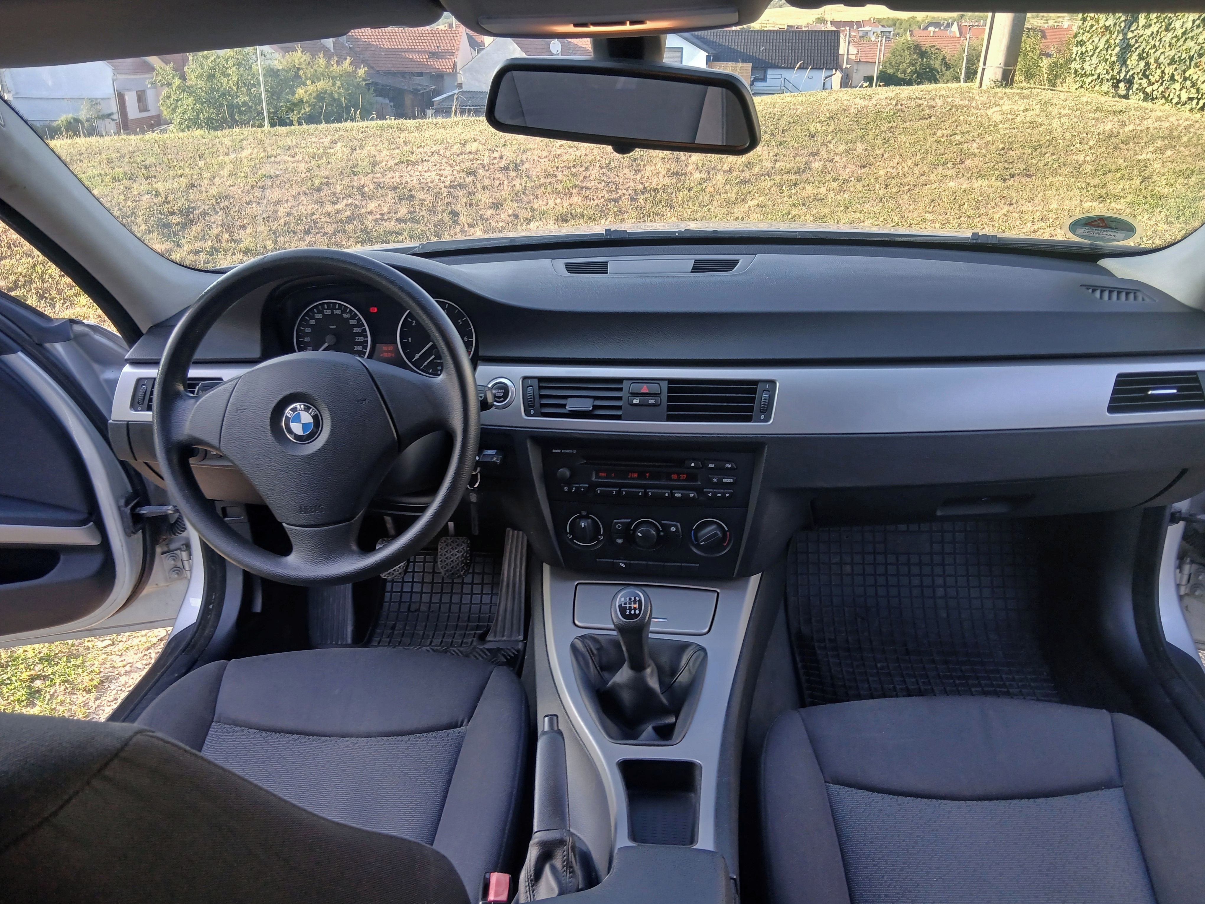 BMW Řada 3, 110 kW - 190000km - fotka 4