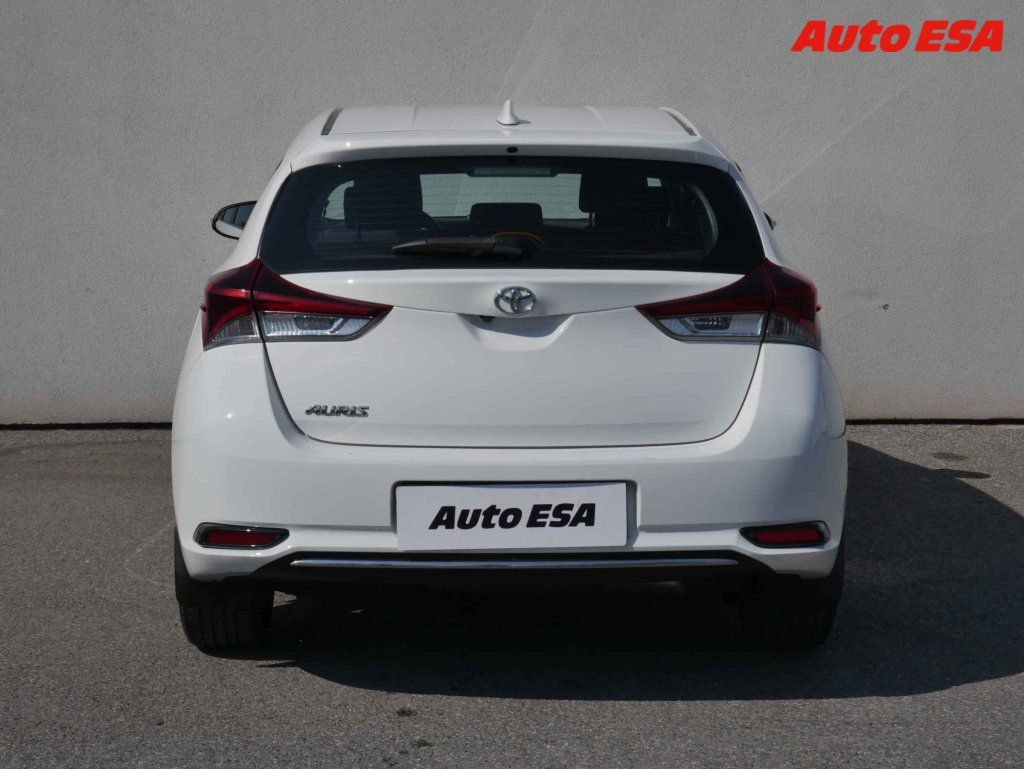 Toyota Auris, 1.6 VVT-i,ČR - fotka 5