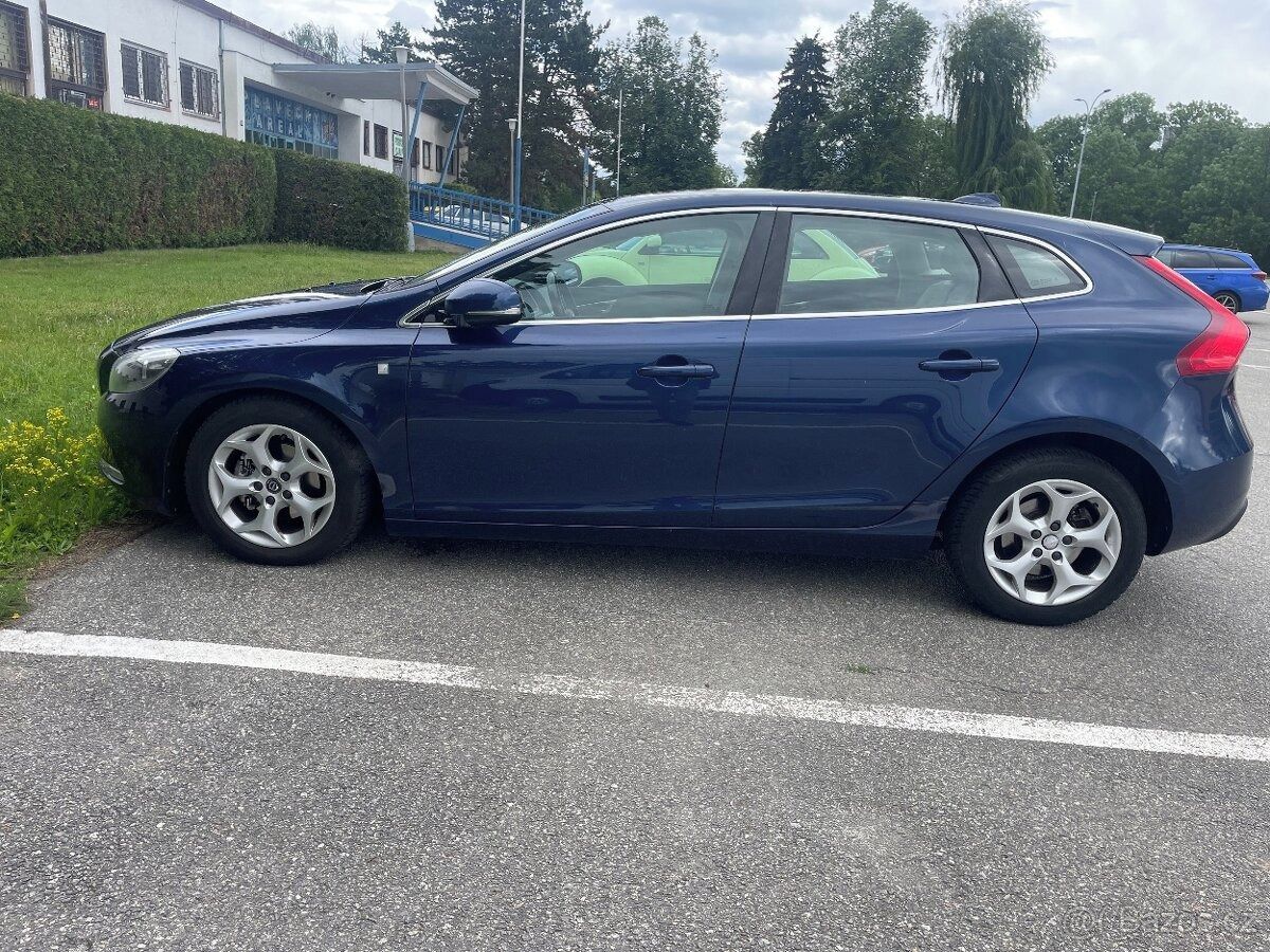 Volvo V40, VOLVO V 40 1,6 D - fotka 4