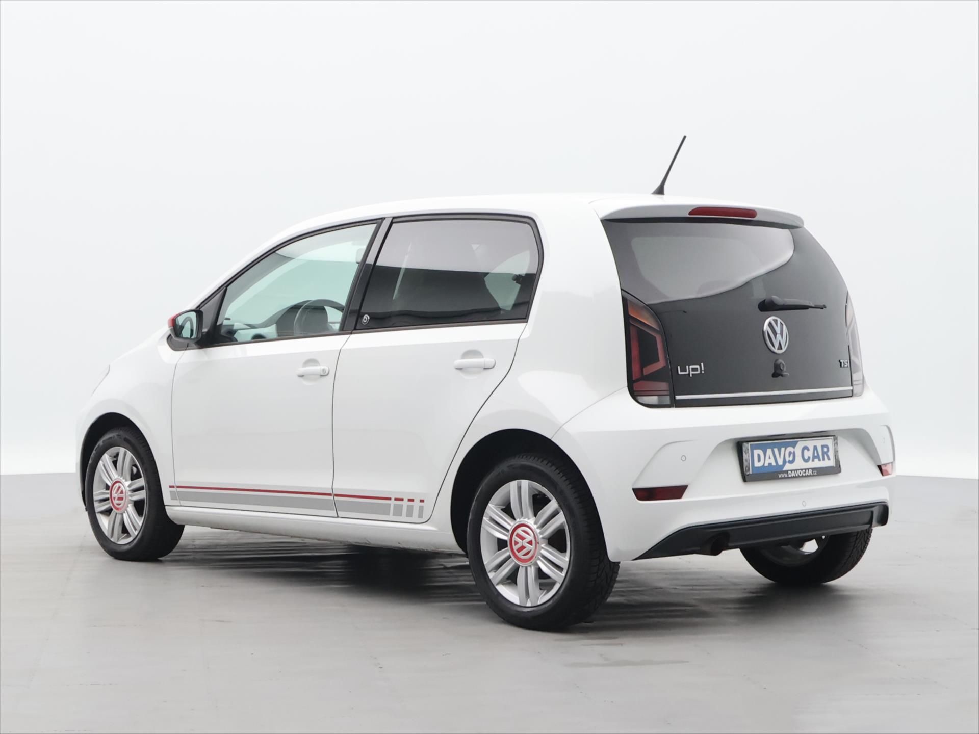Volkswagen Up!, 1,0 TSI 66kW Beats CZ - fotka 5