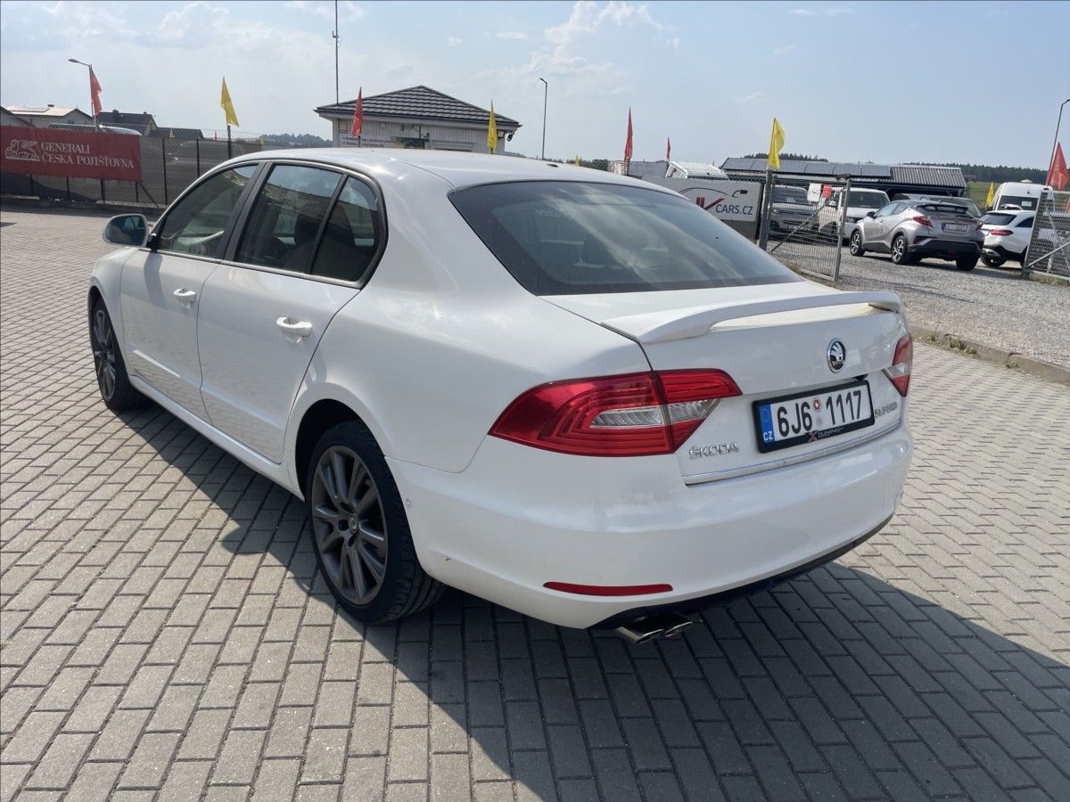 Škoda Superb, 2,0 TDi 103kw Elegance Facelif - fotka 5