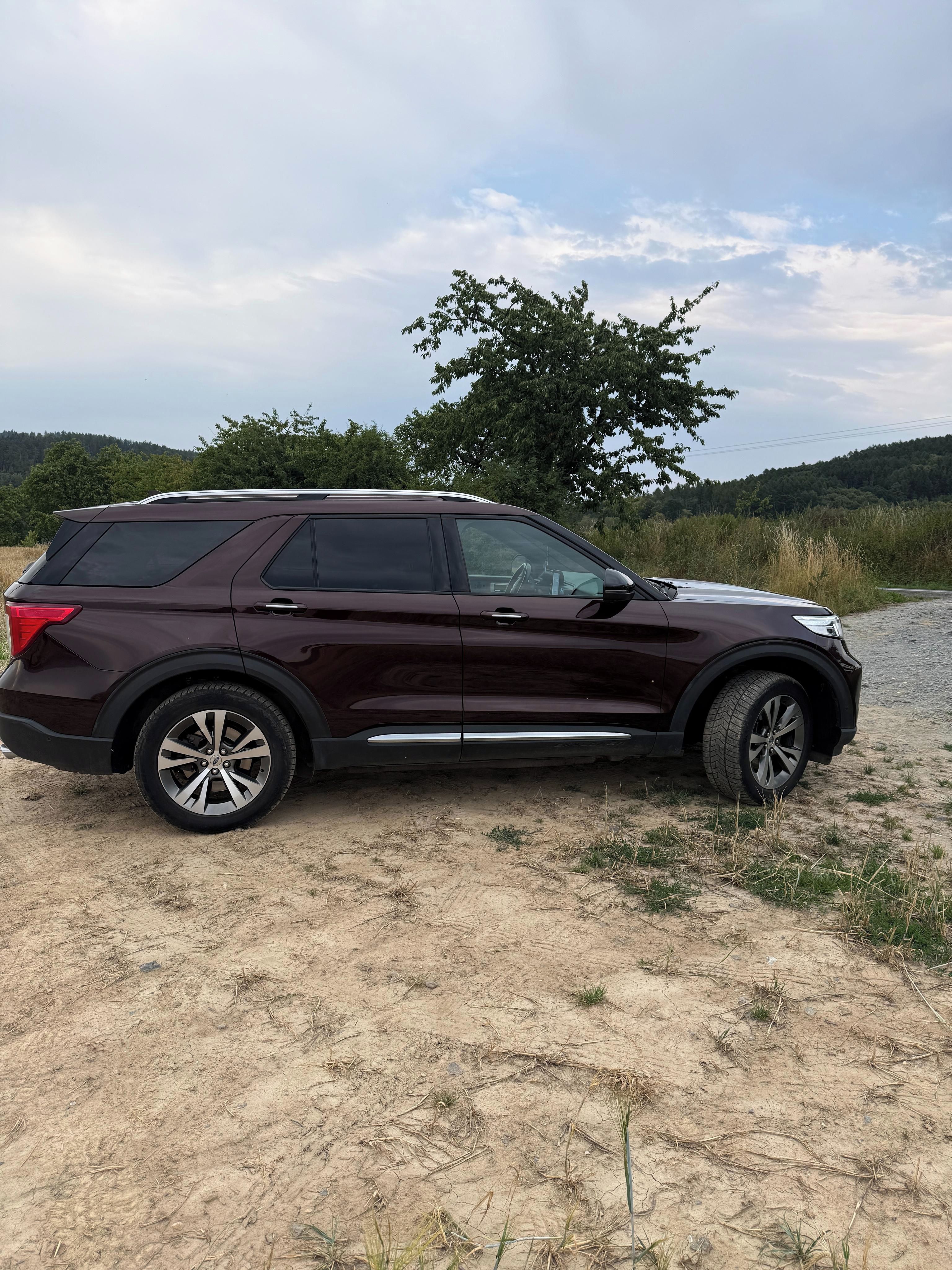 Ford Explorer, 3.0 V6 Hybrid 336KW 4x4 SUV - fotka 3