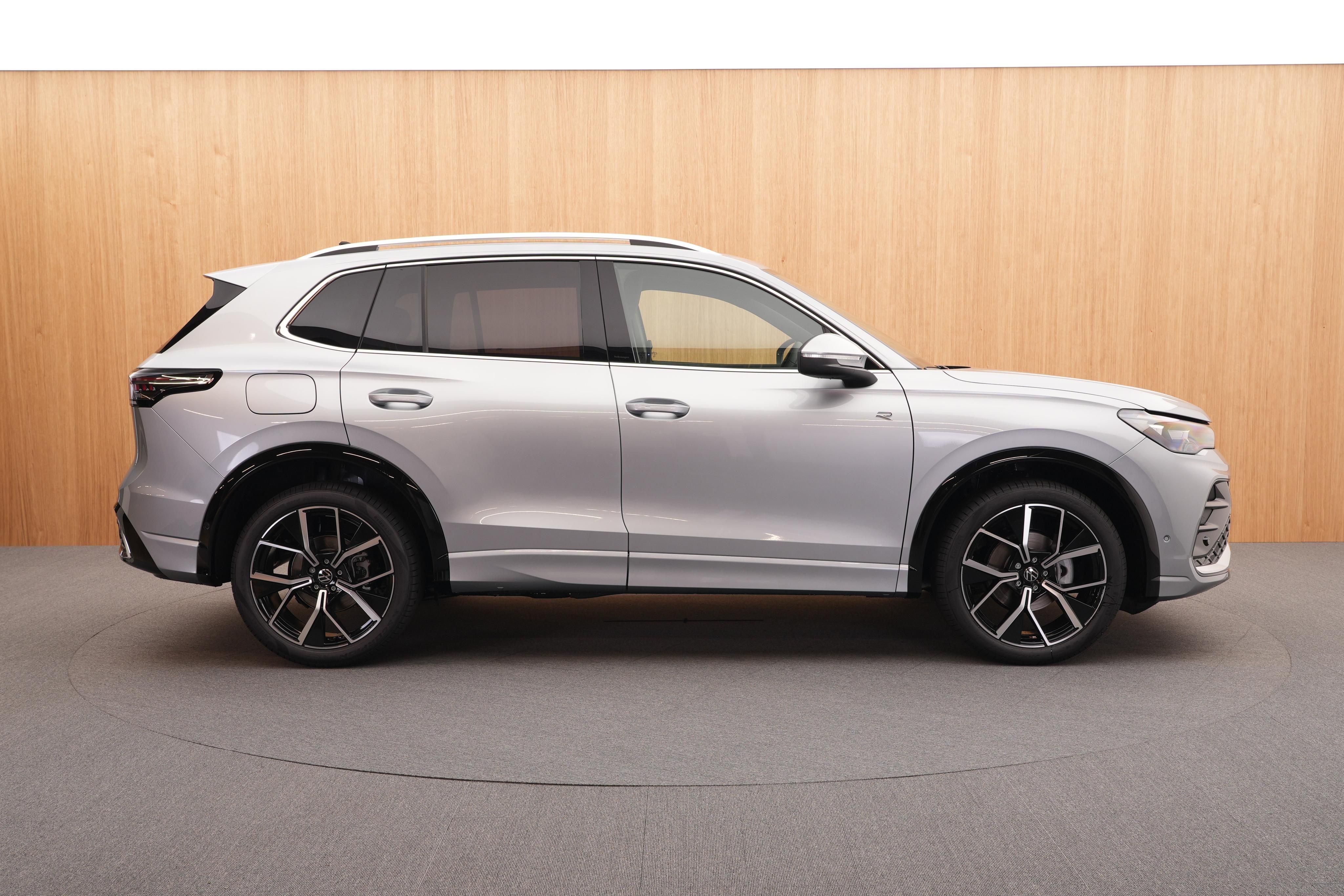 Volkswagen Tiguan, R-Line People 1.5 eTSI DSG - fotka 5