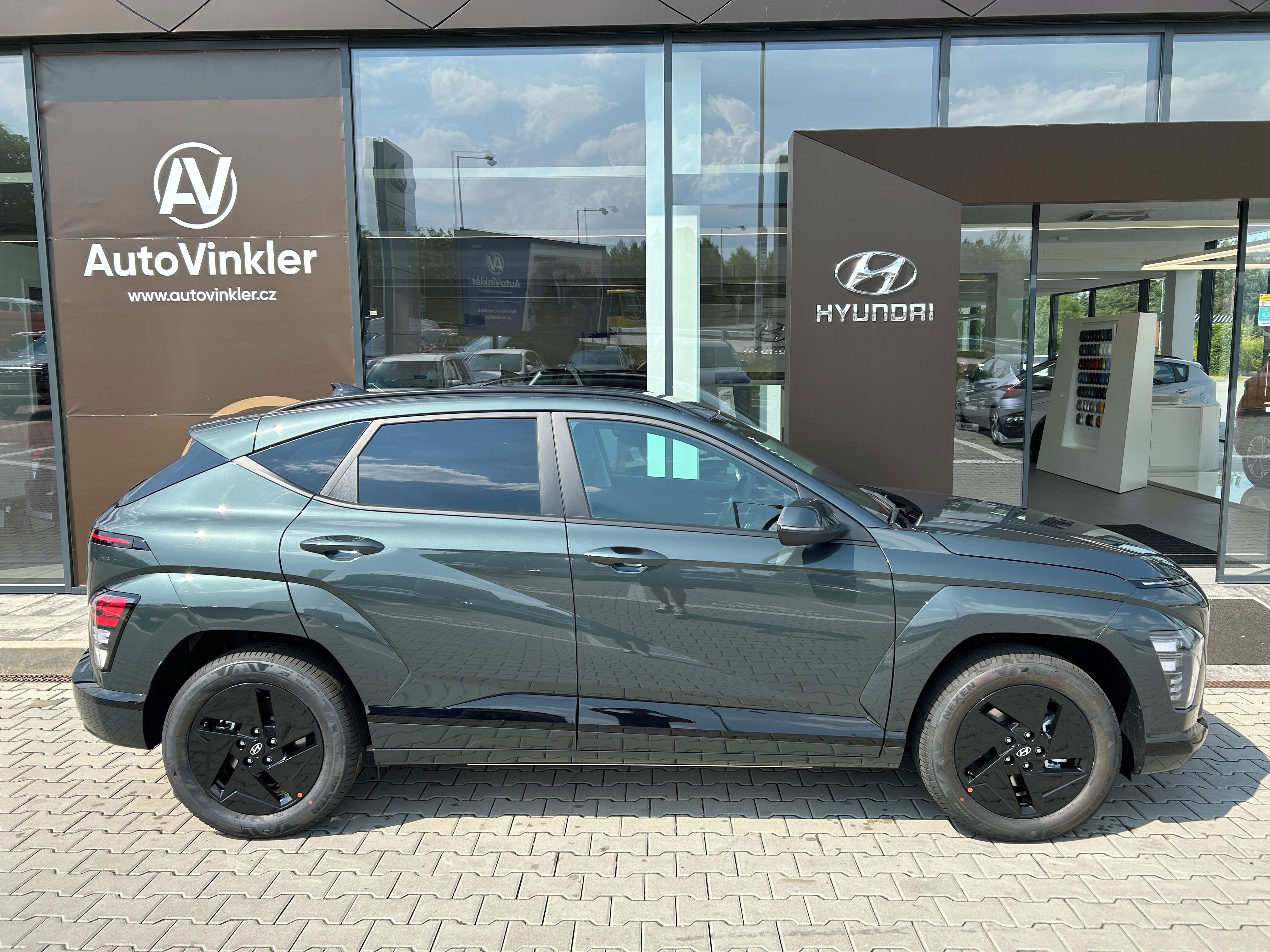 Hyundai Kona, EV 27 64,8 CZECH EDITION BLACK - fotka 4