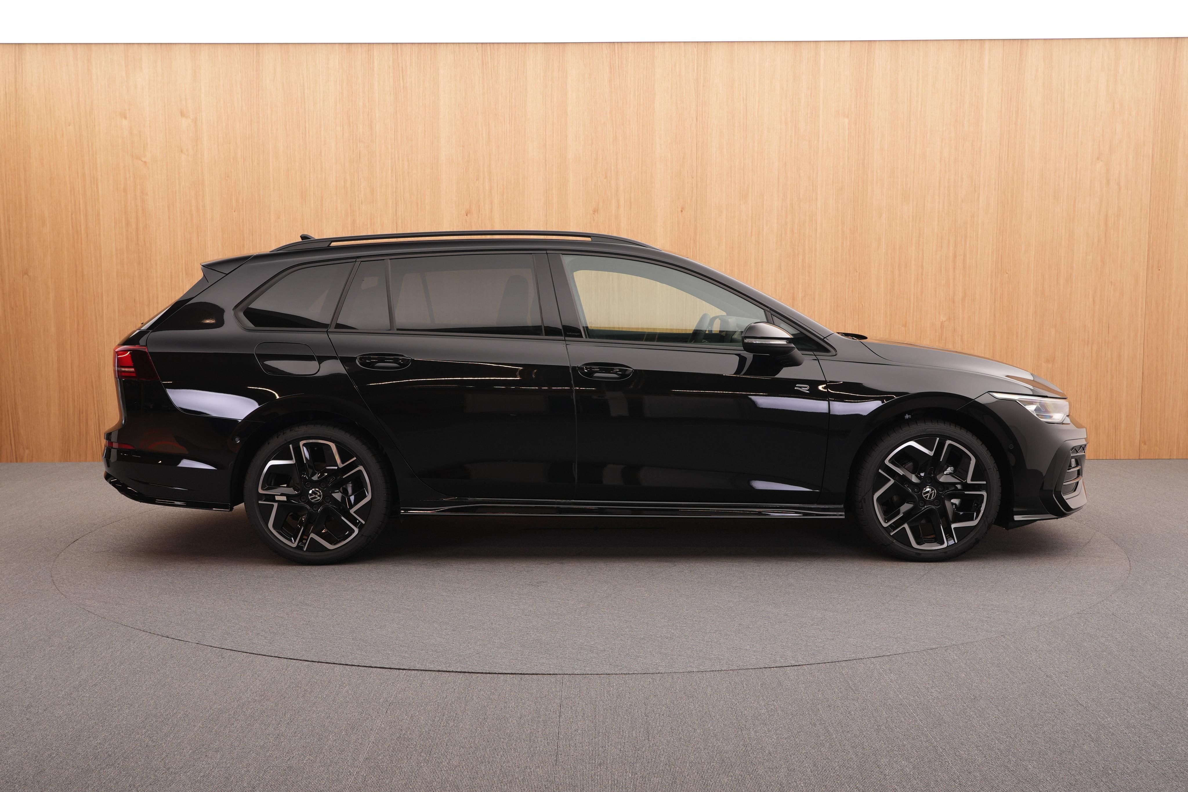 Volkswagen Golf Variant, R-Line Limited 1.5 eTSI mHEV - fotka 5