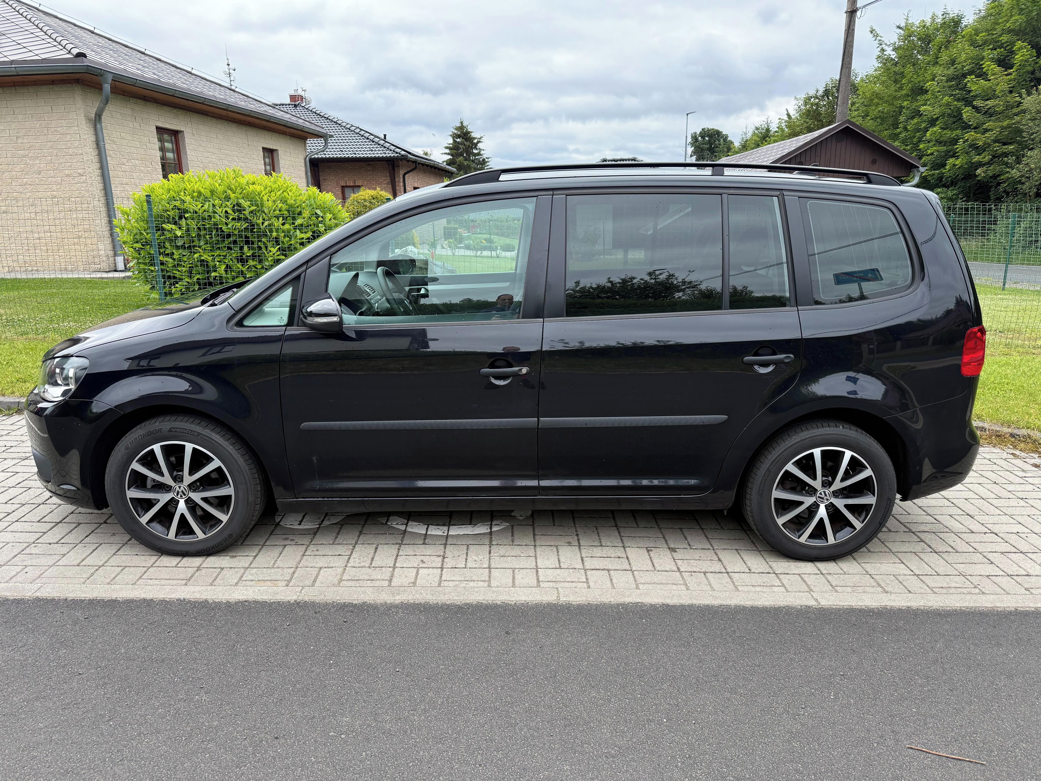 Volkswagen Touran, nová STK, servis jen VW - fotka 2