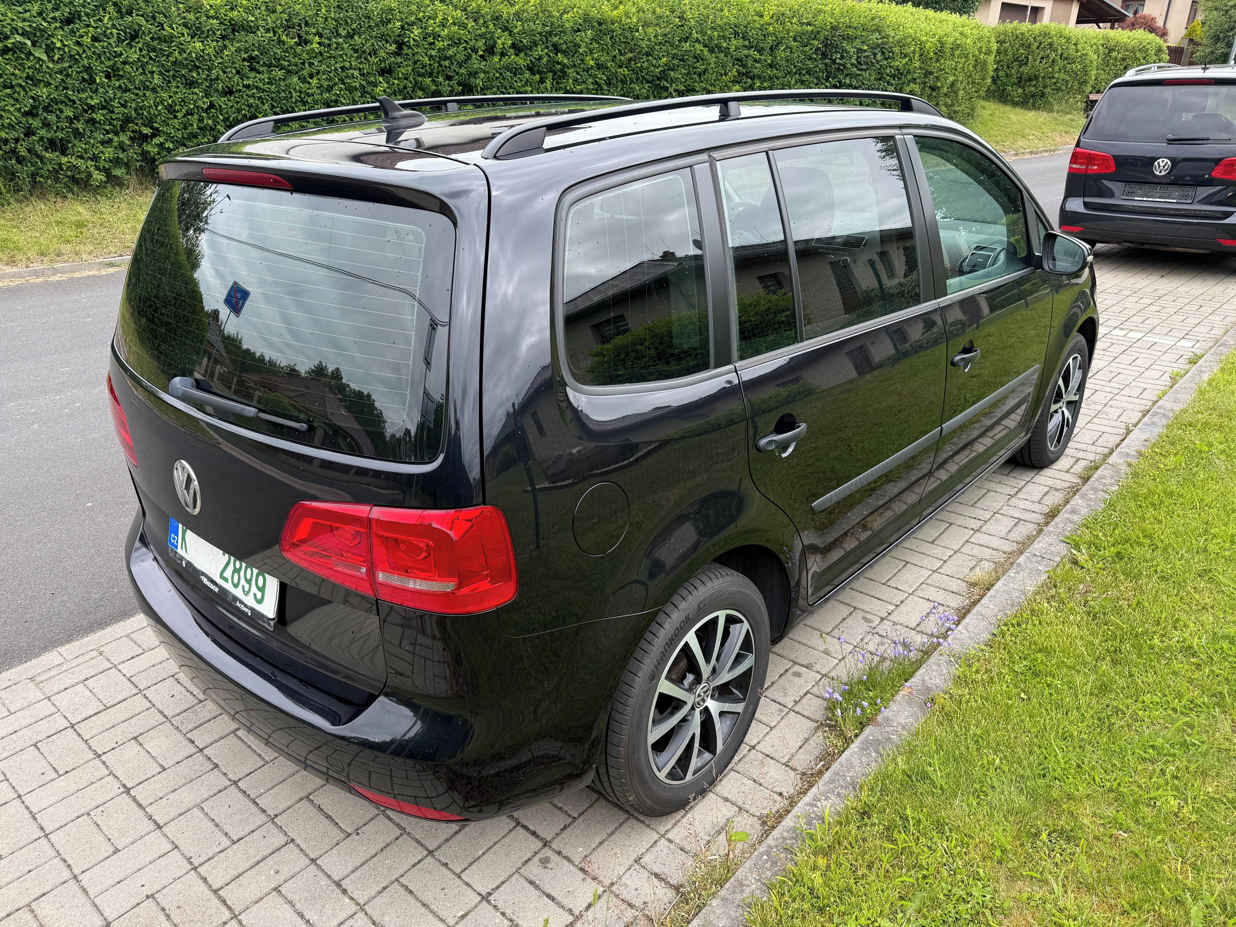 Volkswagen Touran, nová STK, servis jen VW - fotka 4