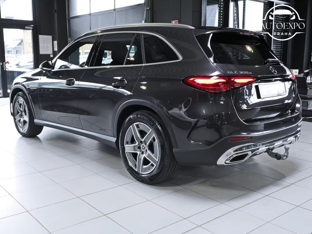 Mercedes-Benz GLC, 300d AMG 4Matic*DISTRONIC* - fotka 4