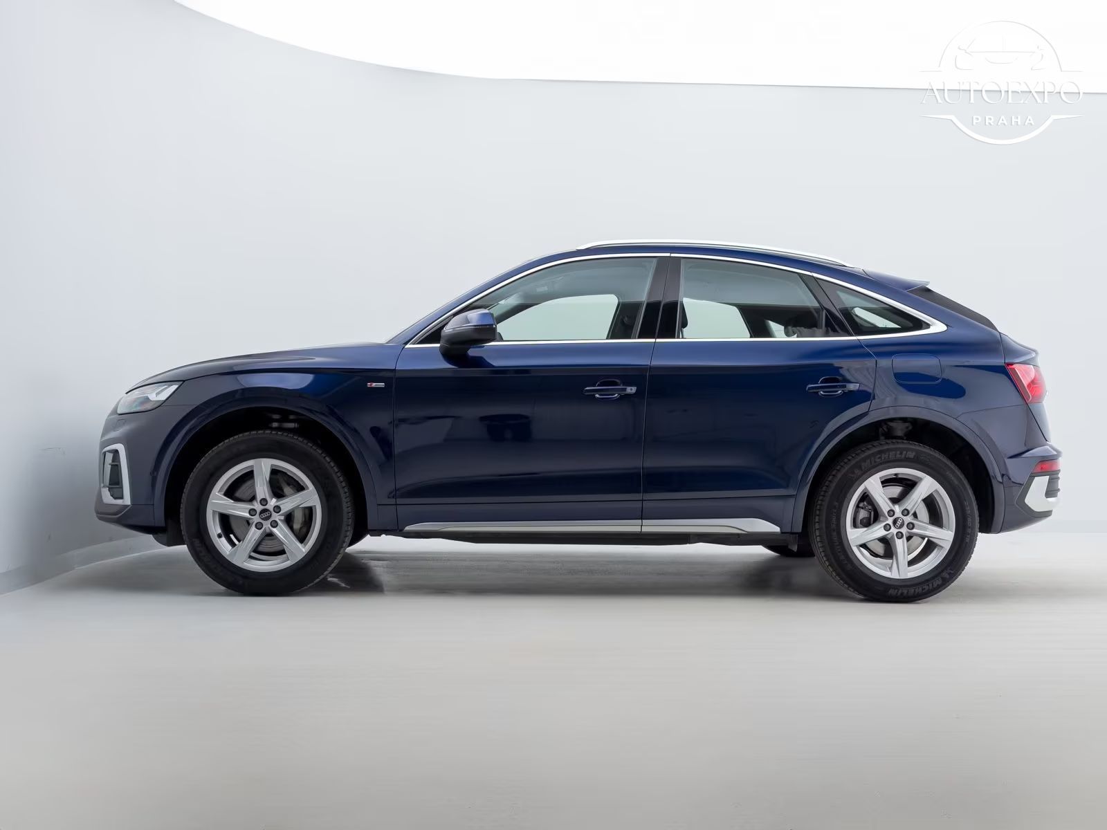 Audi Q5, Sportback 50 TFSI e *S-LINE* - fotka 4