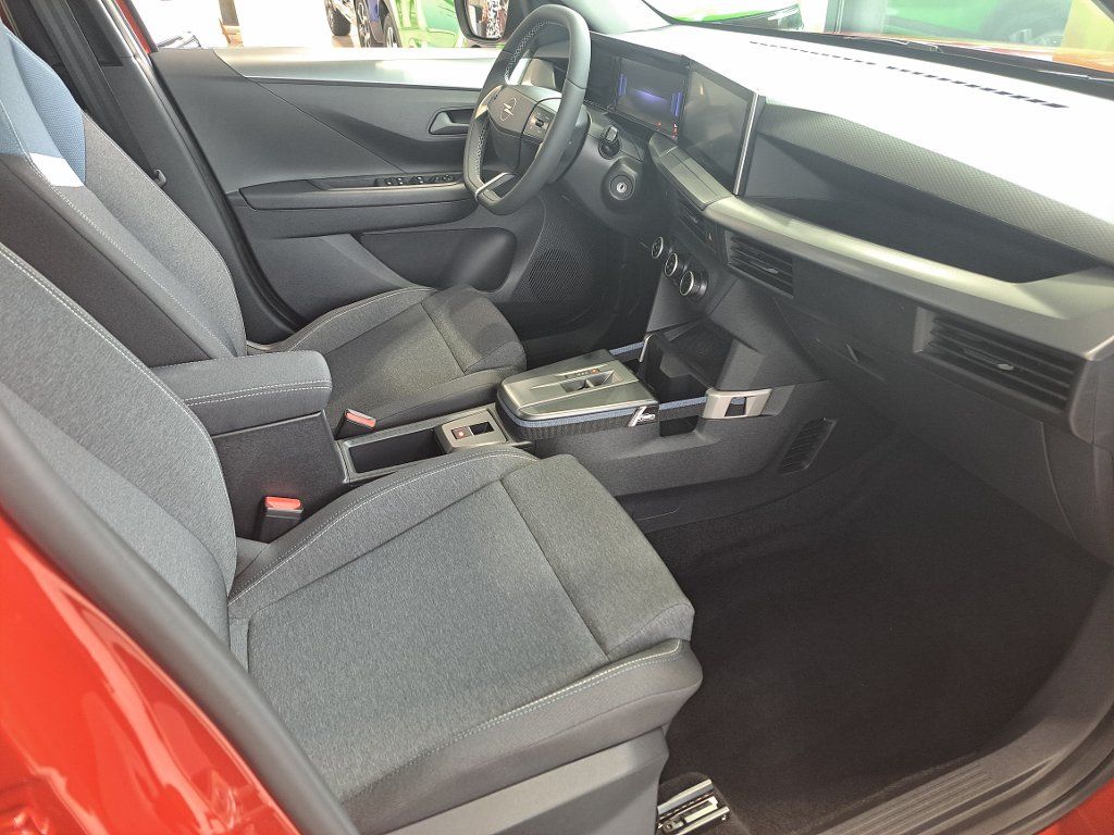 Opel Frontera, Edition Hybrid 1.2 TURBO 145k - fotka 6